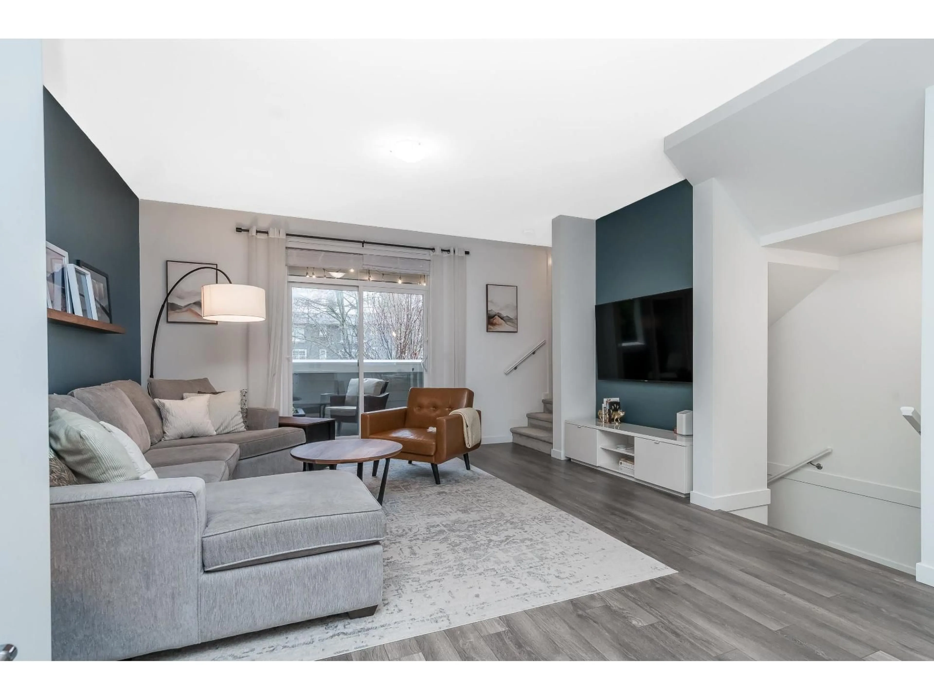 Living room with furniture, unknown for 35 - 16357 15 AVENUE, Surrey British Columbia V4A0C2