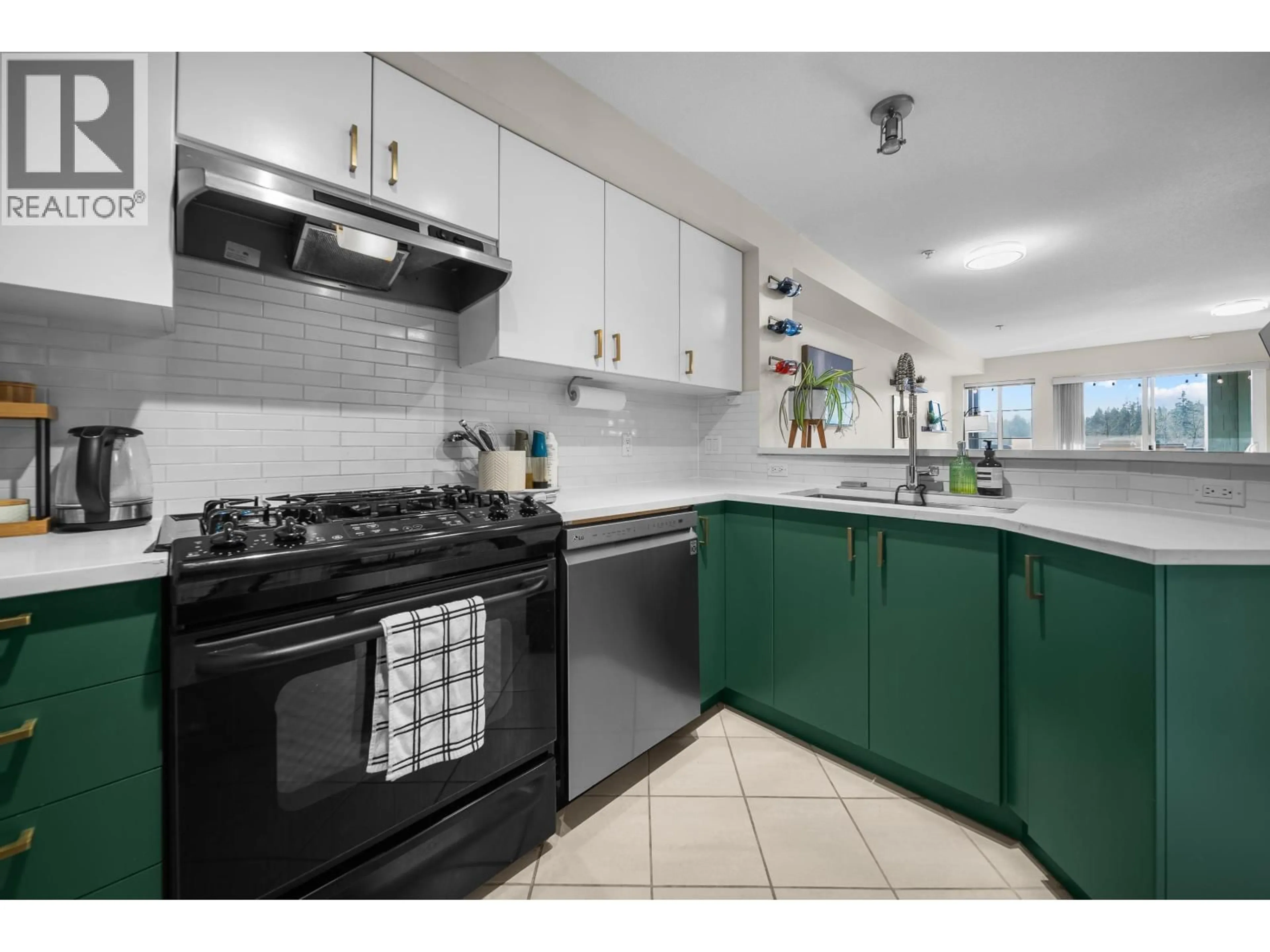 Standard kitchen, ceramic/tile floor for 414 - 9098 HALSTON COURT, Burnaby British Columbia V3N0A6