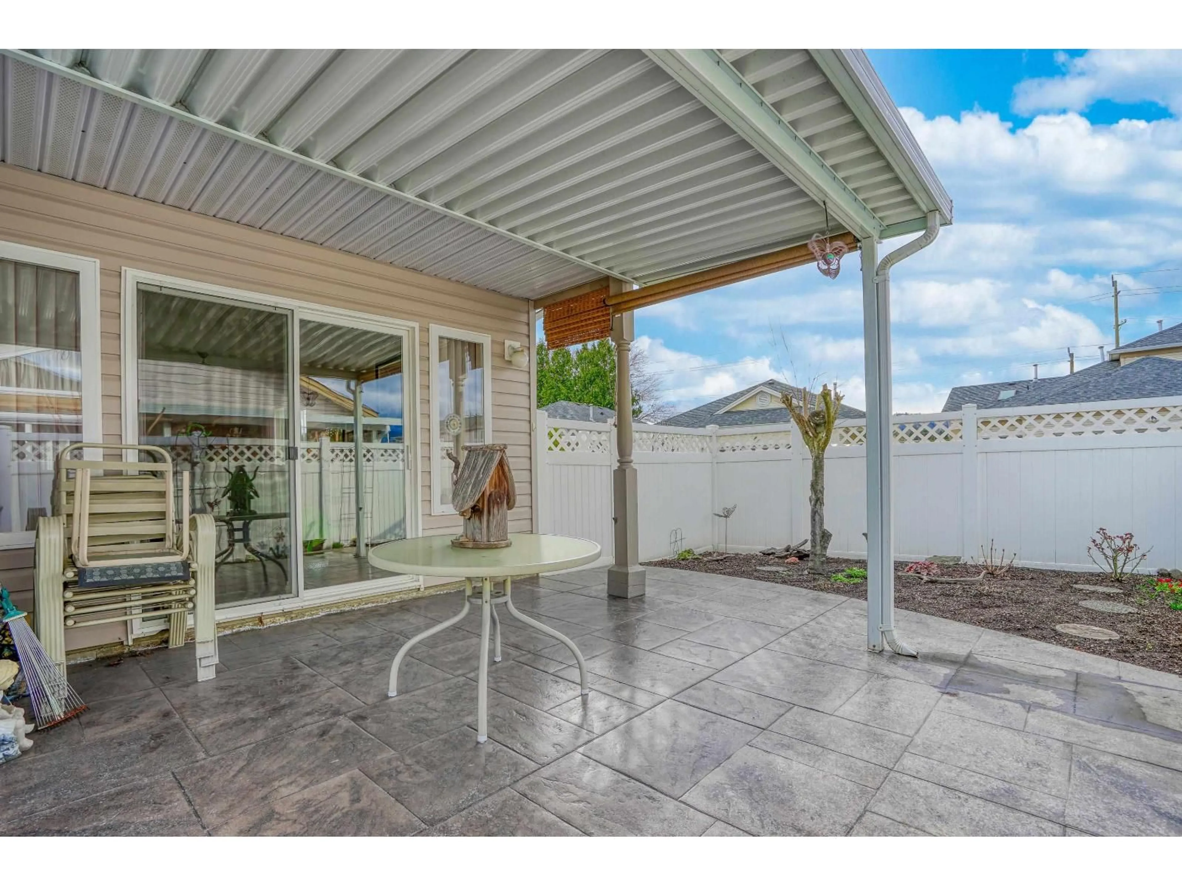 Patio, street for 213 - 8485 YOUNG ROAD, Chilliwack British Columbia V2P7Y7