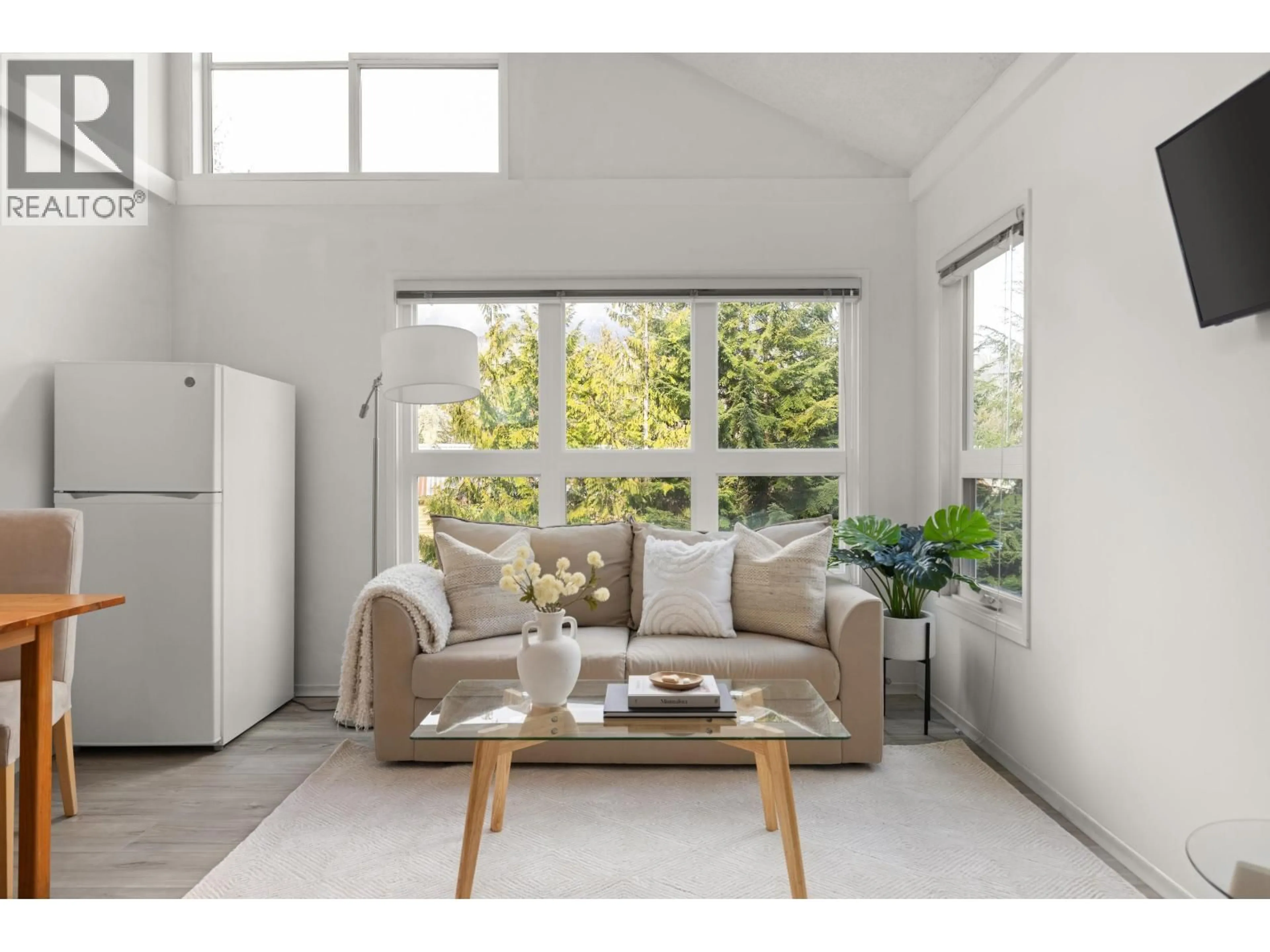 Living room with furniture, unknown for 1 - 2166 SARAJEVO DRIVE, Whistler British Columbia V8E0B5