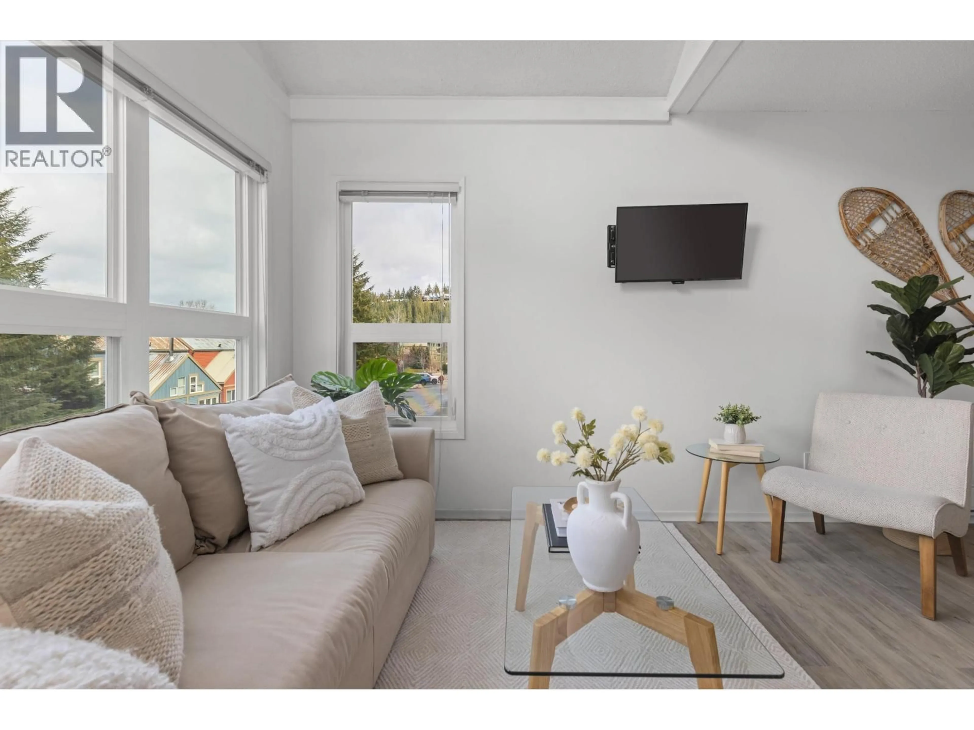 Living room with furniture, unknown for 1 - 2166 SARAJEVO DRIVE, Whistler British Columbia V8E0B5