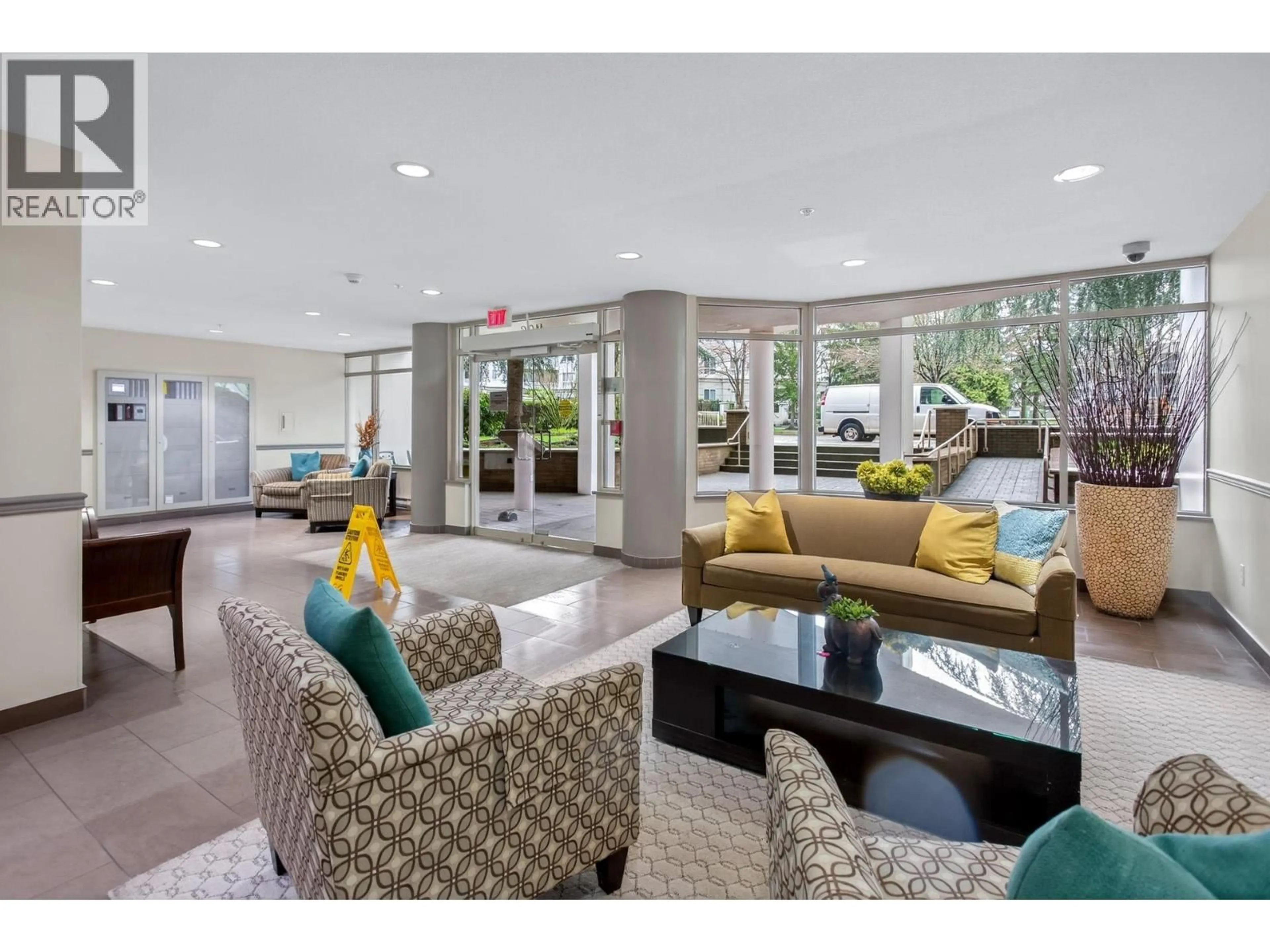 Lobby for 905 - 1196 PIPELINE ROAD, Coquitlam British Columbia V3B7Z6