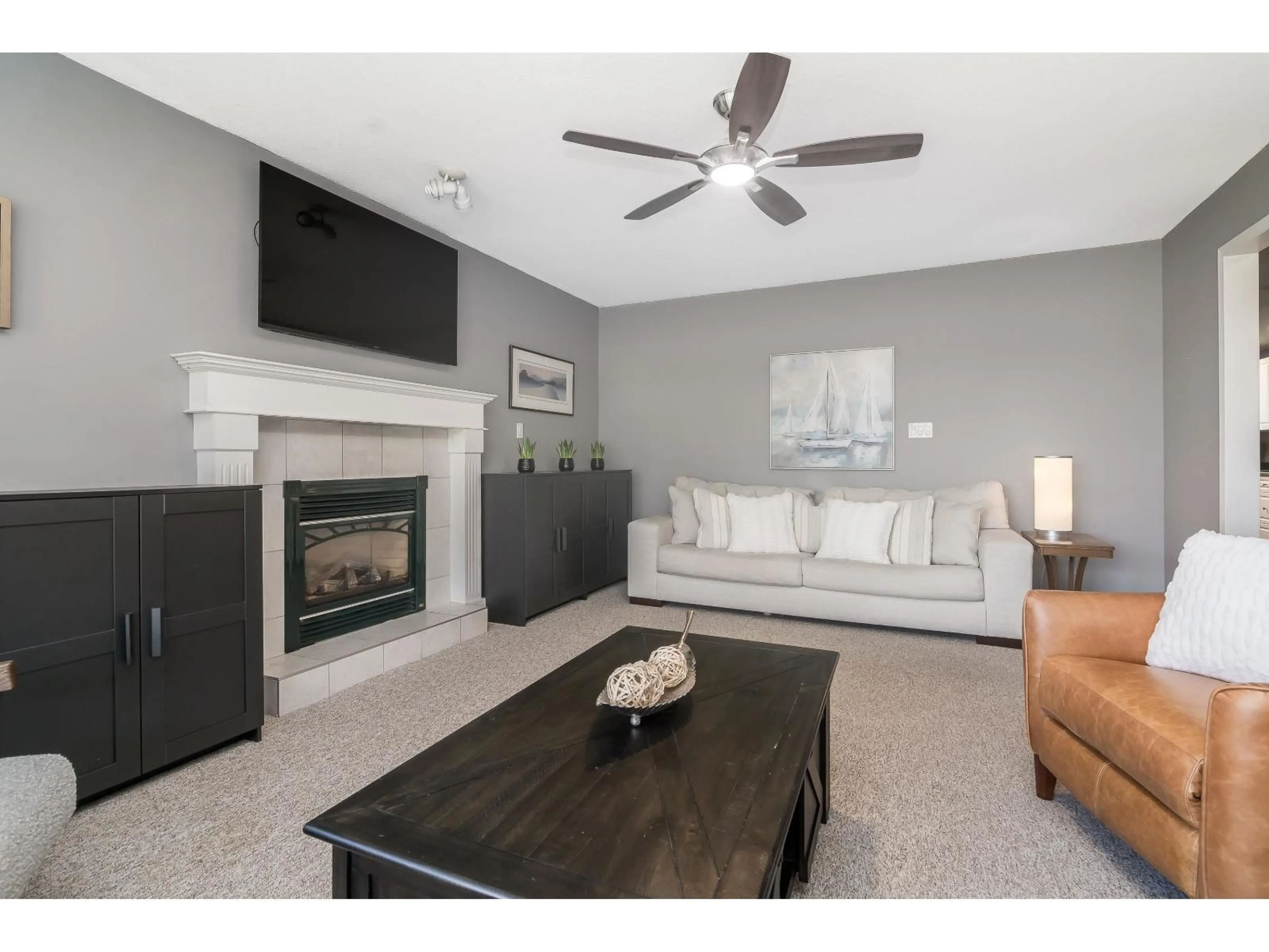 Living room with furniture, unknown for 5054 207 STREET, Langley British Columbia V3A7T8