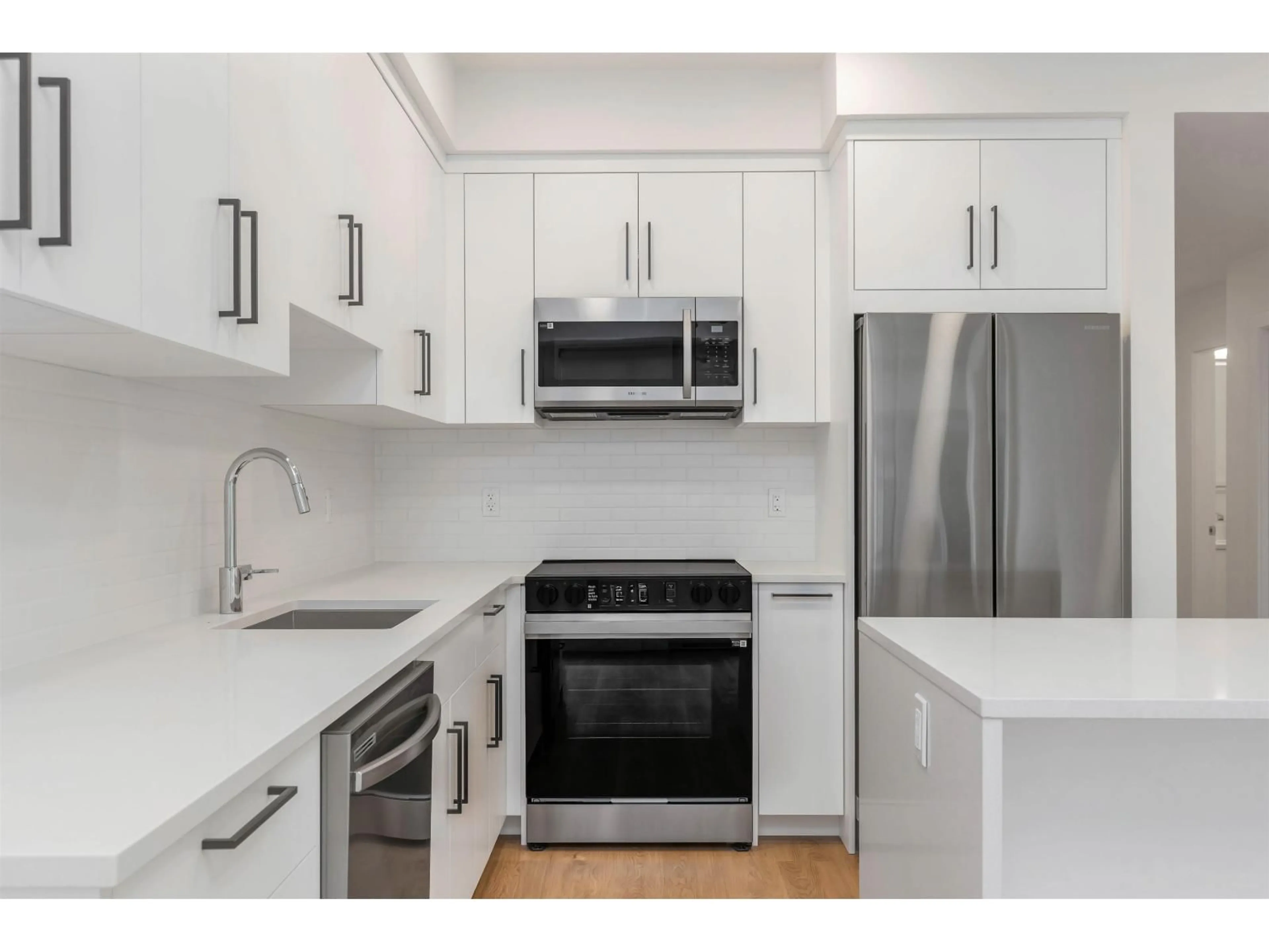 Standard kitchen, unknown for 410 - 33816 SOUTH FRASER WAY, Abbotsford British Columbia V2S0P2