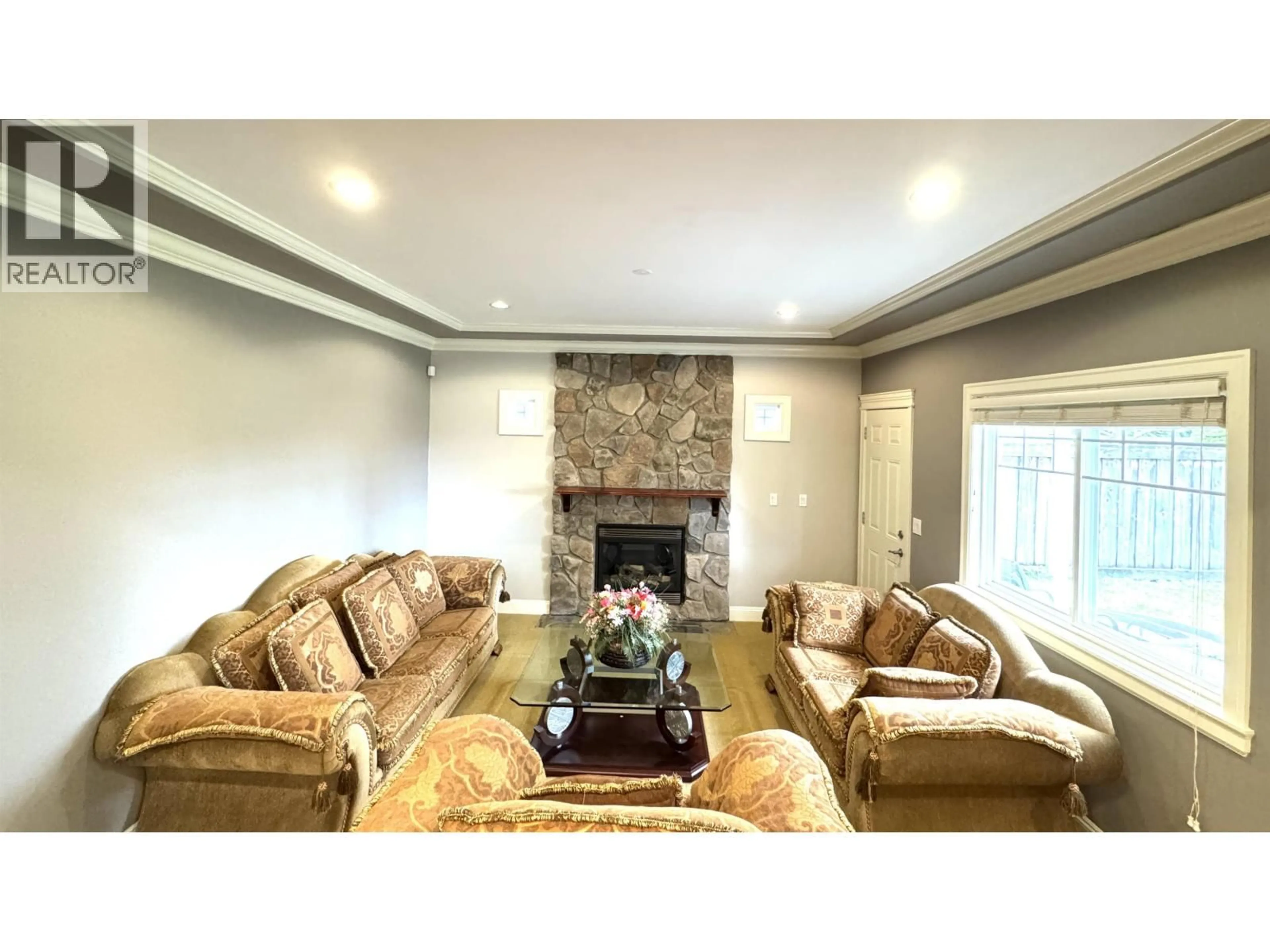 Living room with furniture, unknown for 5323 SPETIFORE CRESCENT, Delta British Columbia V4M4H7