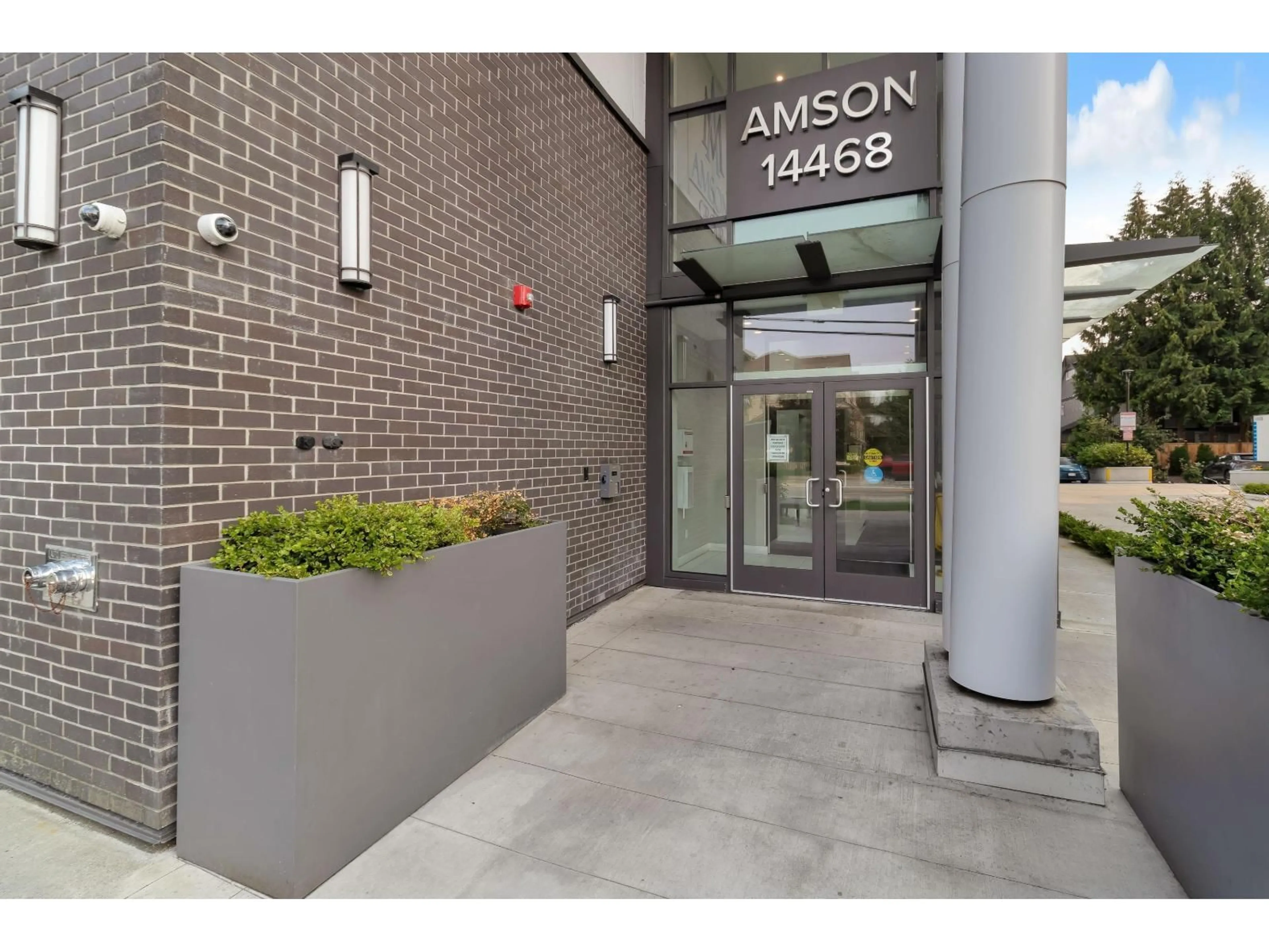 Indoor foyer for A404 - 14468 72 AVENUE, Surrey British Columbia V3S0B6