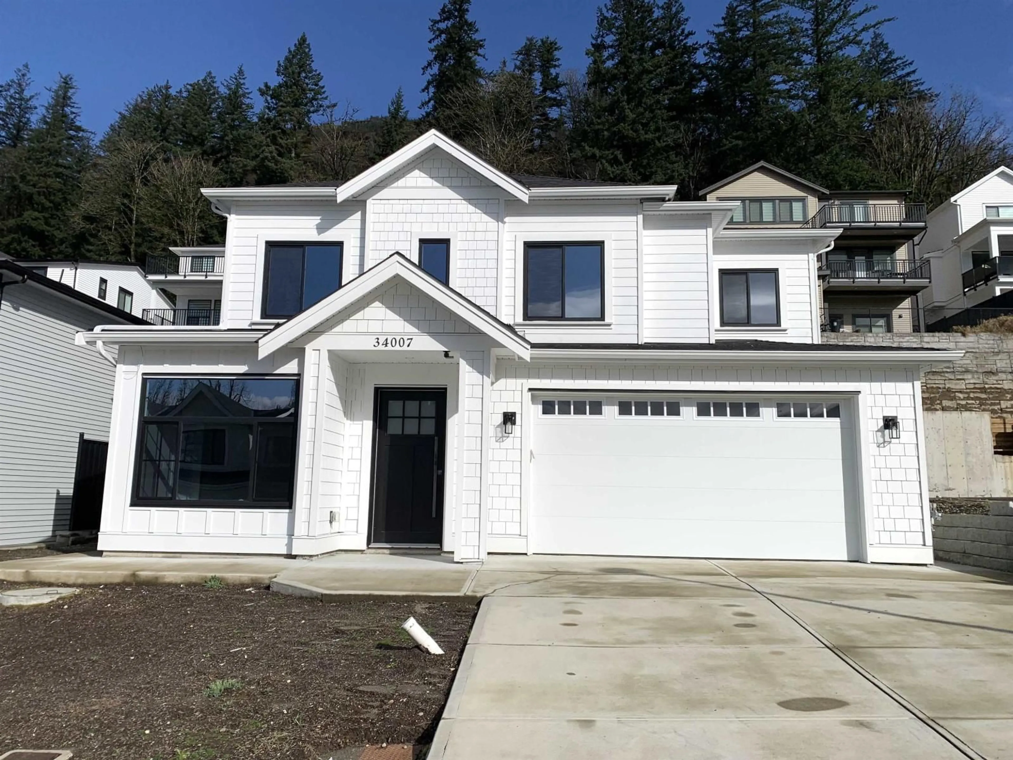 Home with vinyl exterior material, mountain view for 34007 BARKER COURT, Mission British Columbia V2V6B2