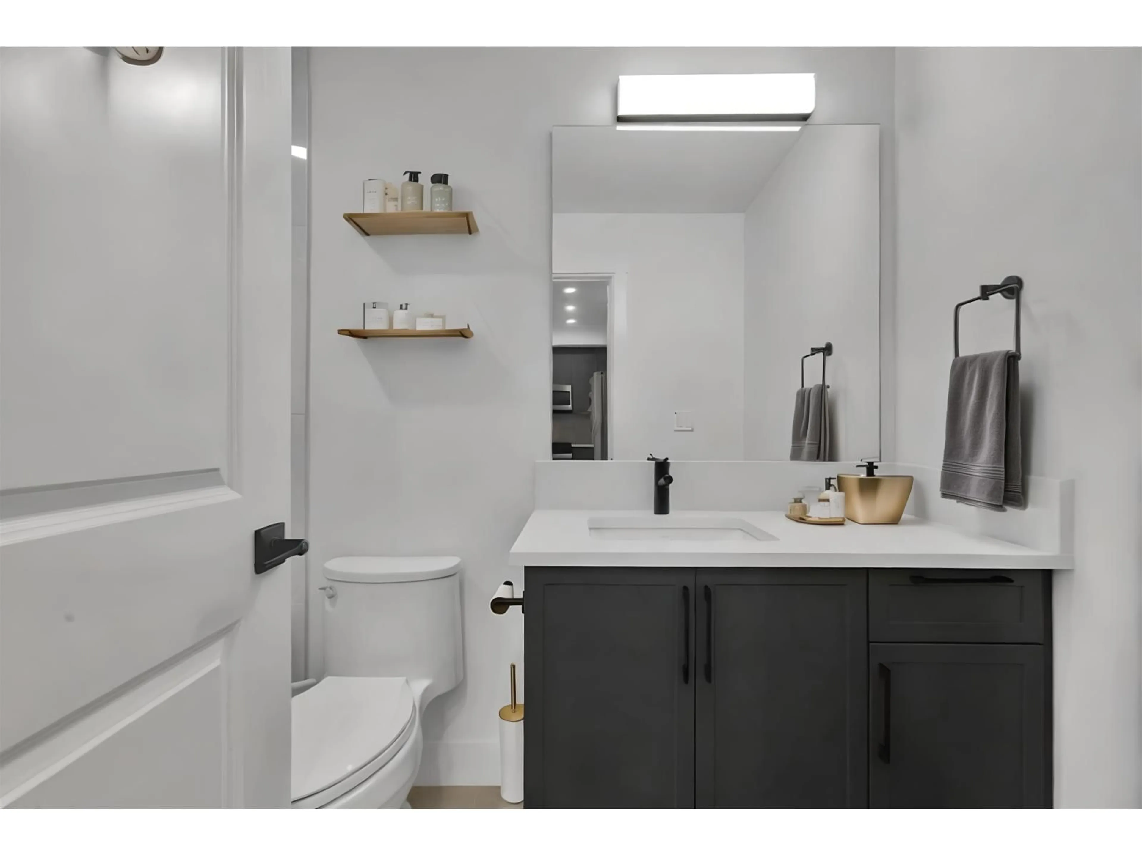 Standard bathroom, unknown for 102 - 3480 146A STREET, Surrey British Columbia V4P0H6