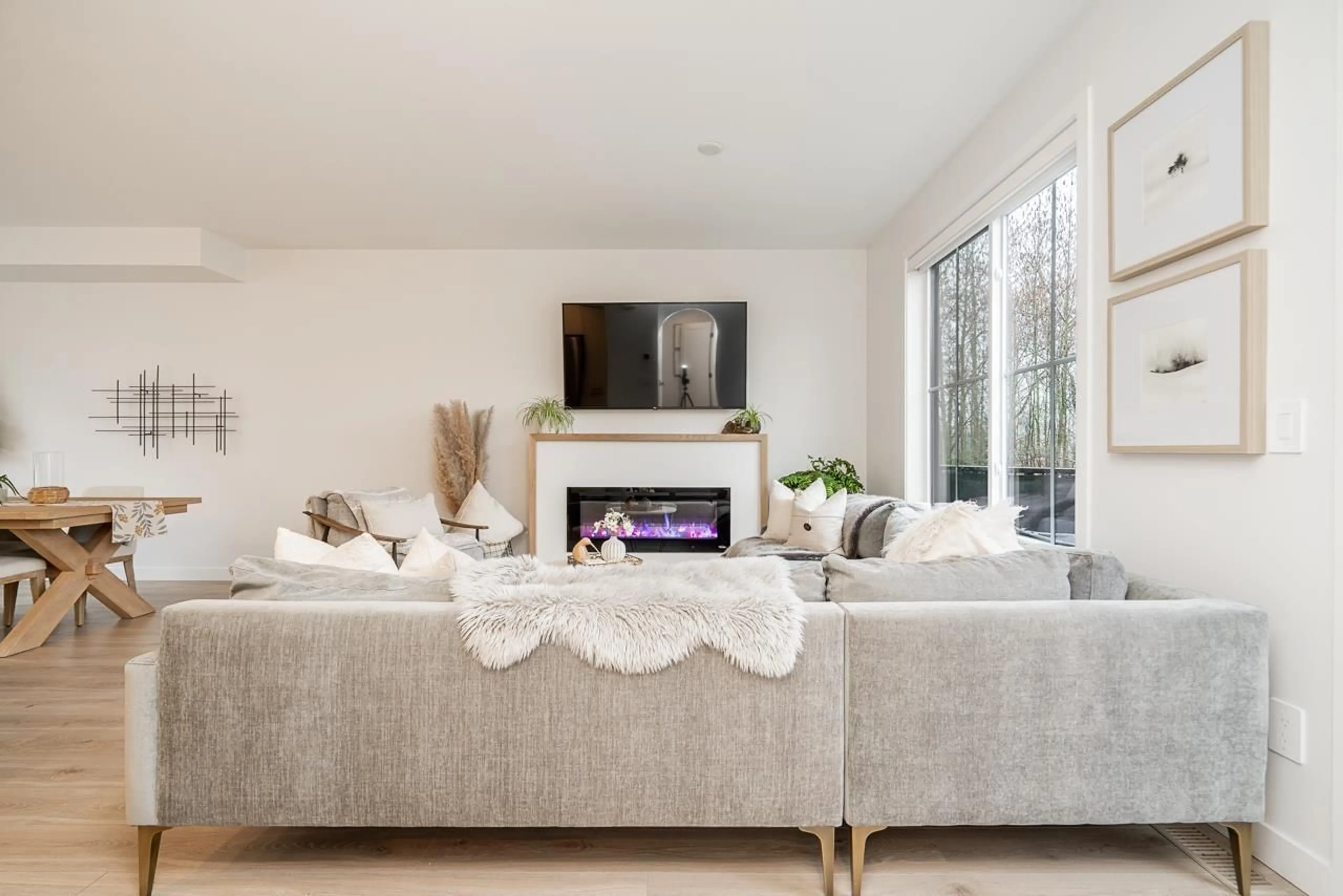 Living room with furniture, unknown for 8 - 7937 206 STREET, Langley British Columbia V2Y1X6