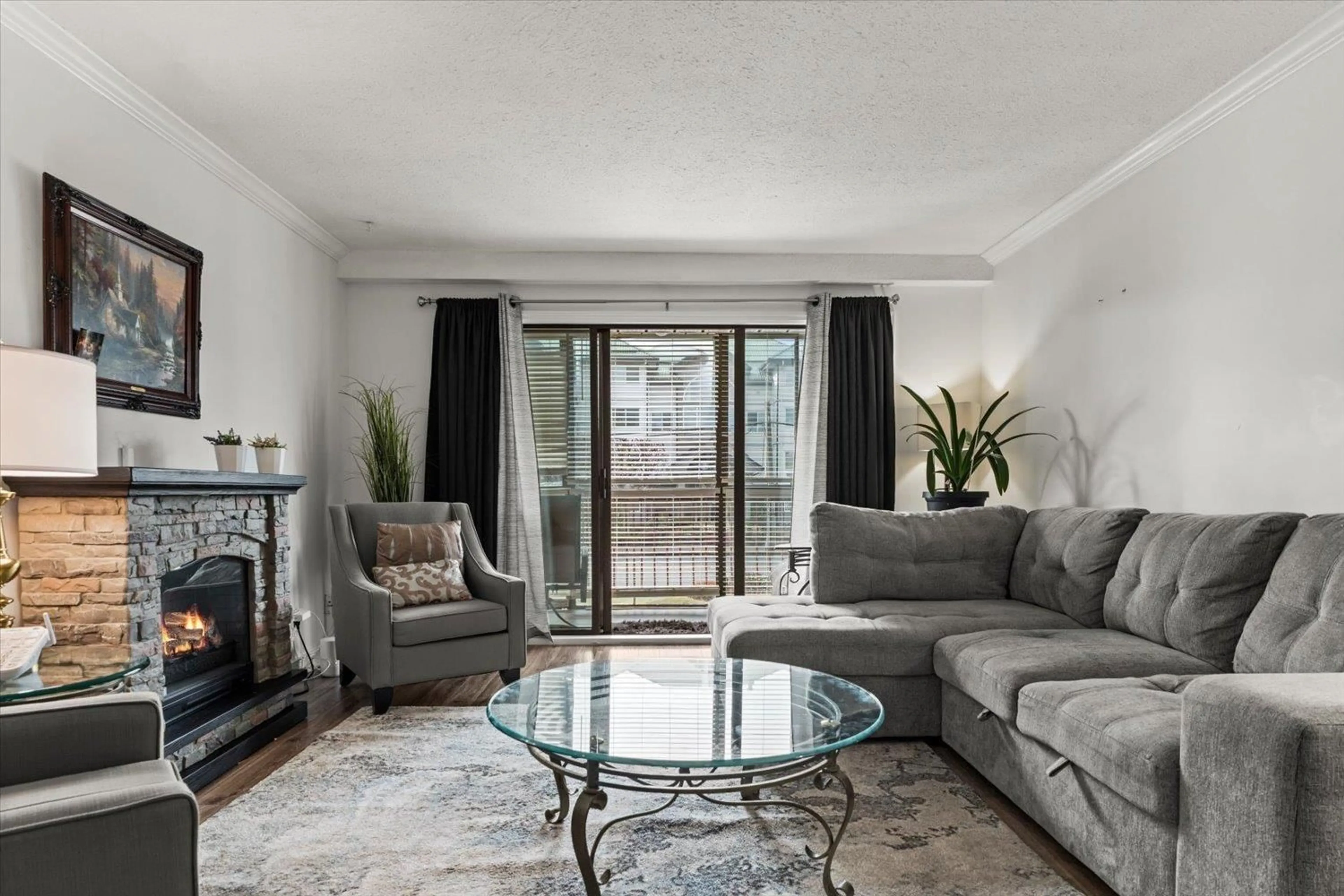 Living room with furniture, unknown for 112 - 32055 OLD YALE ROAD, Abbotsford British Columbia V2T2C8