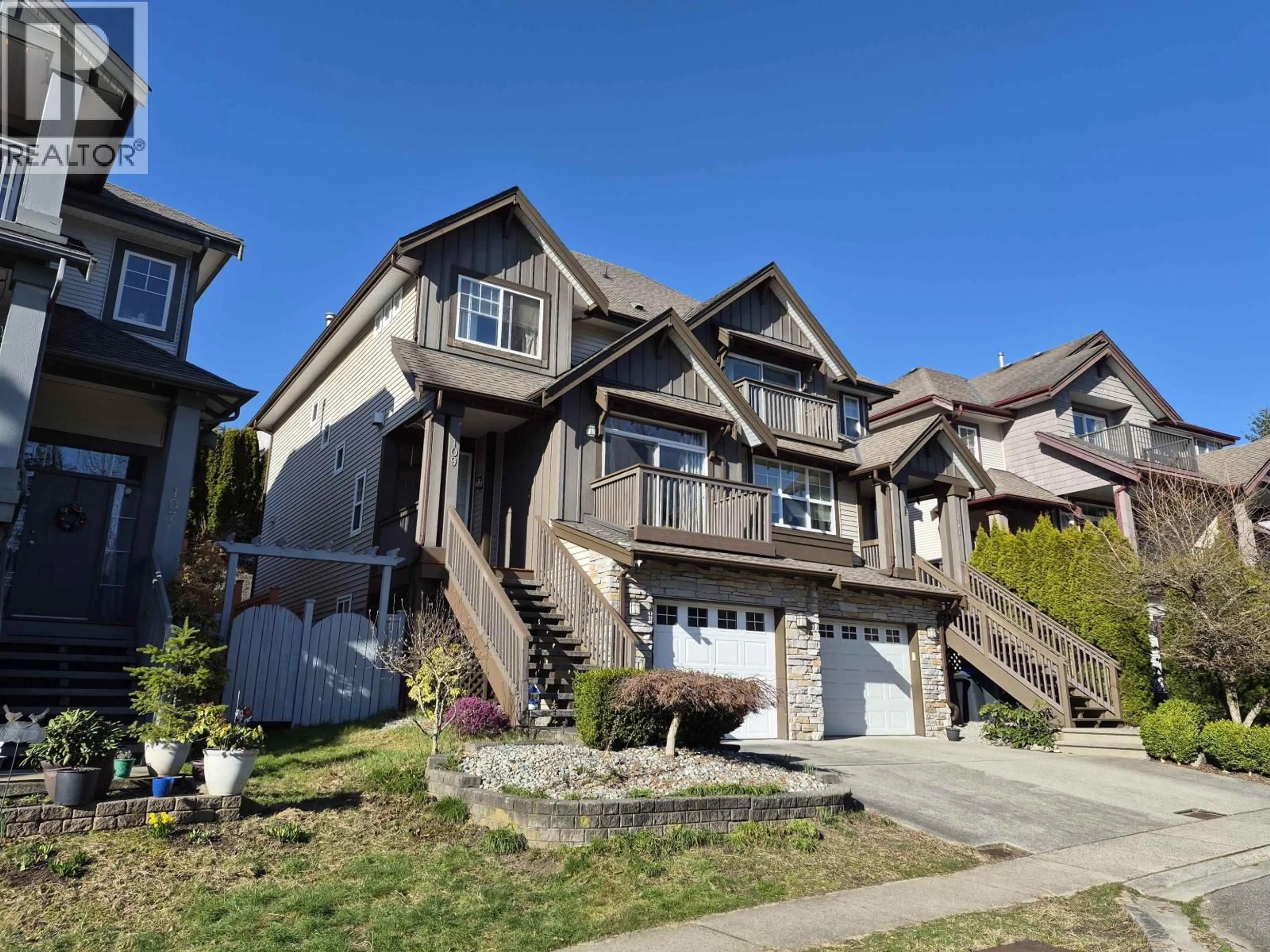 Home with vinyl exterior material, street for 109 FOREST PARK WAY, Port Moody British Columbia V3H5J4