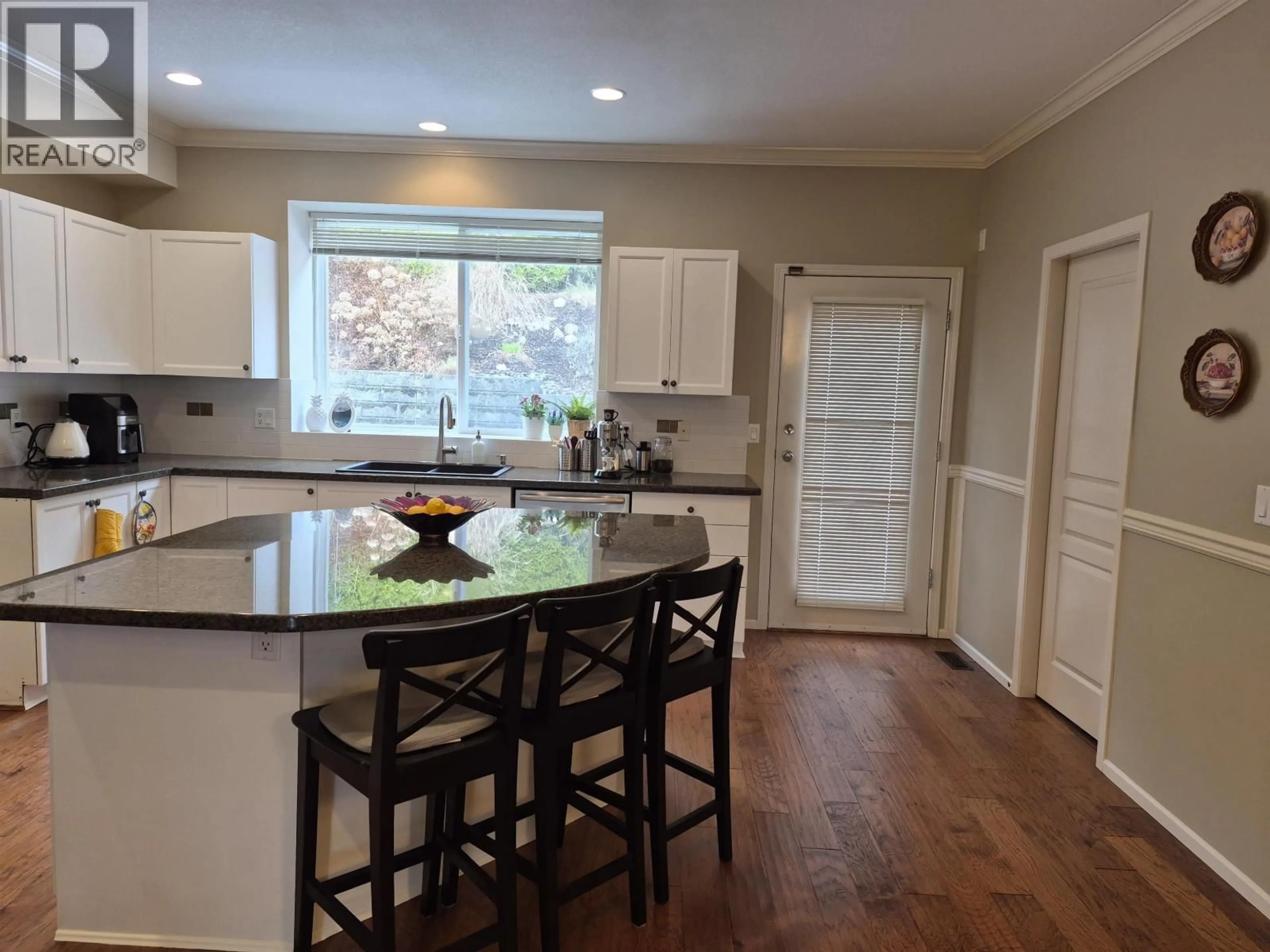 Open concept kitchen, unknown for 109 FOREST PARK WAY, Port Moody British Columbia V3H5J4