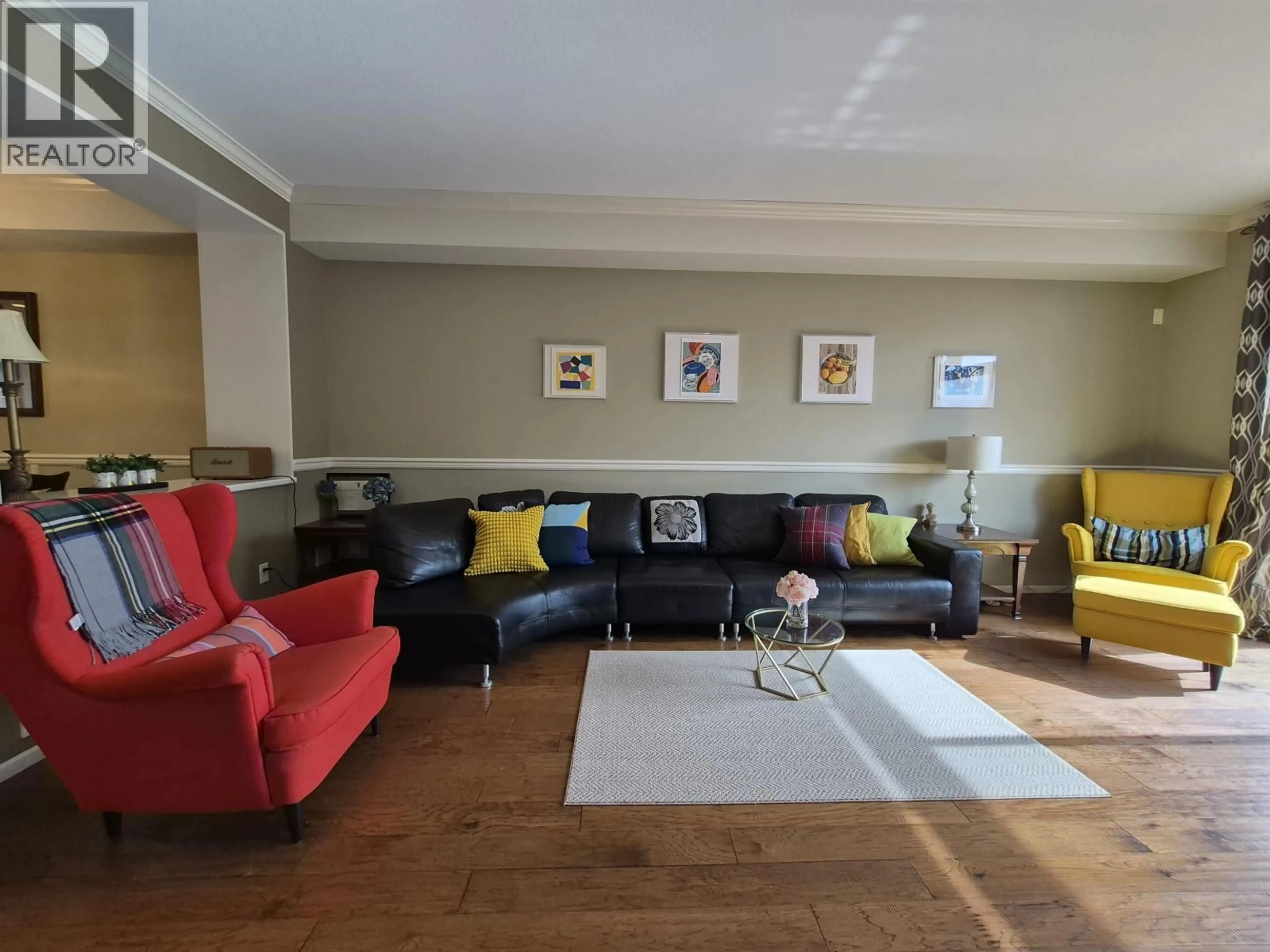 Living room with furniture, unknown for 109 FOREST PARK WAY, Port Moody British Columbia V3H5J4