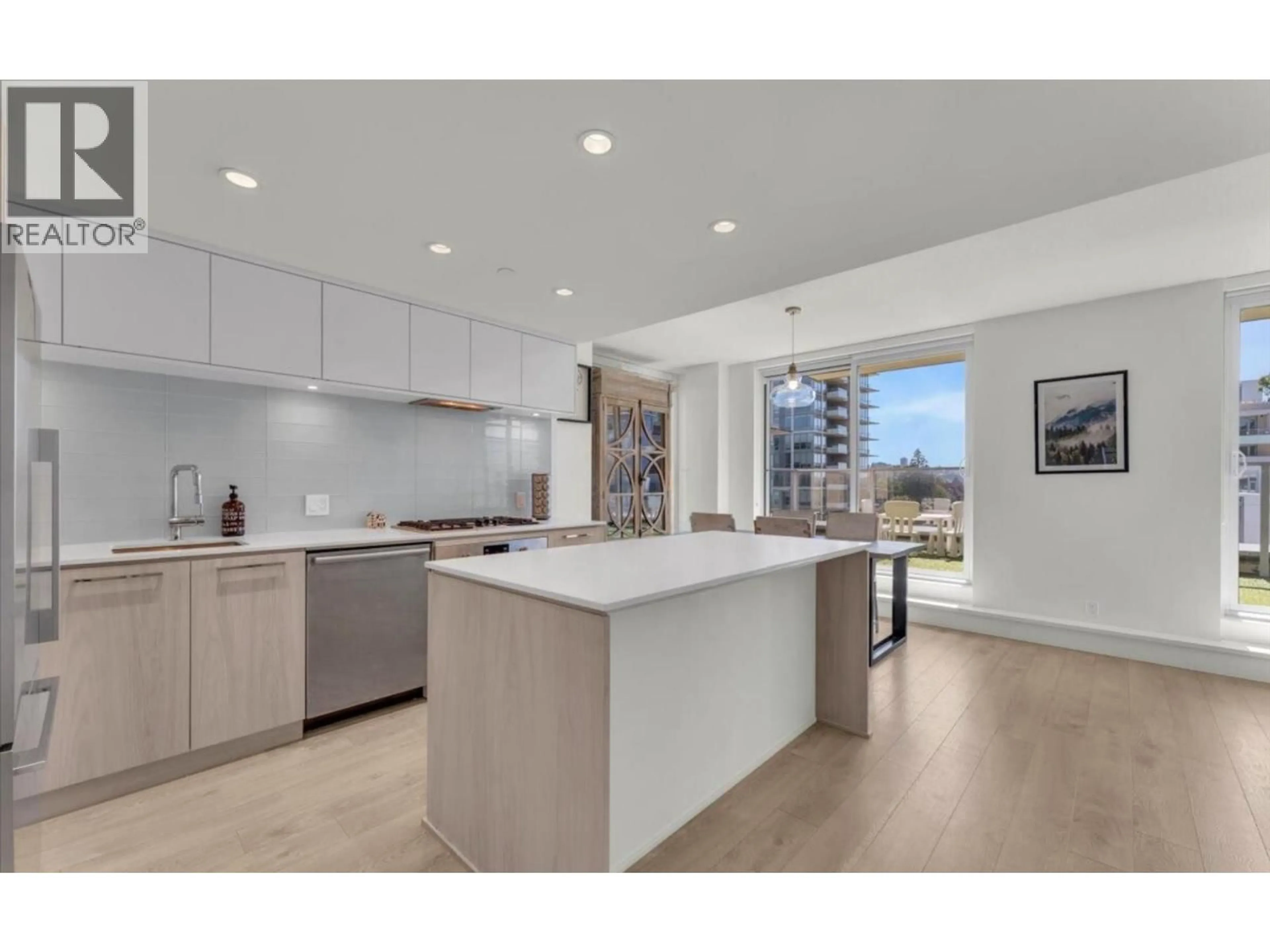 Open concept kitchen, unknown for 405 - 680 SEYLYNN CRESCENT, North Vancouver British Columbia V7J0B5