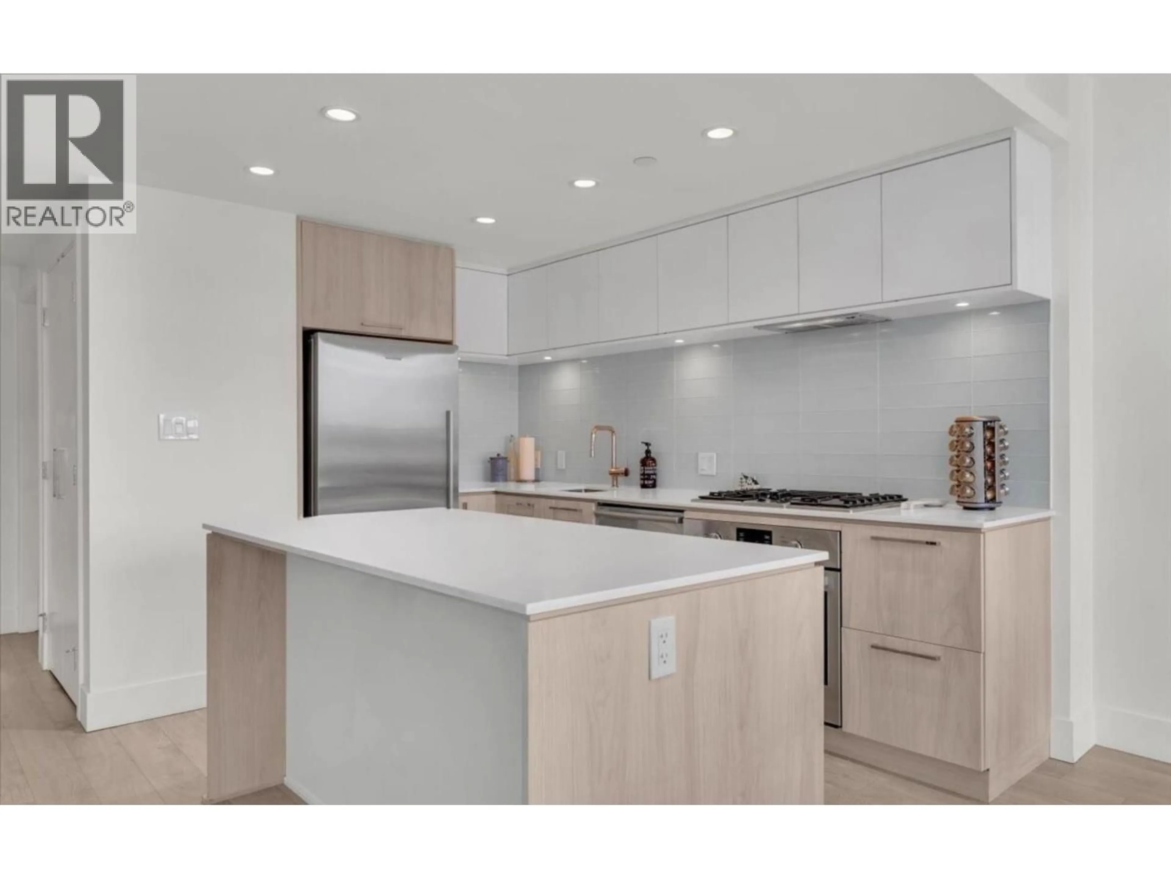 Unknown for 405 - 680 SEYLYNN CRESCENT, North Vancouver British Columbia V7J0B5