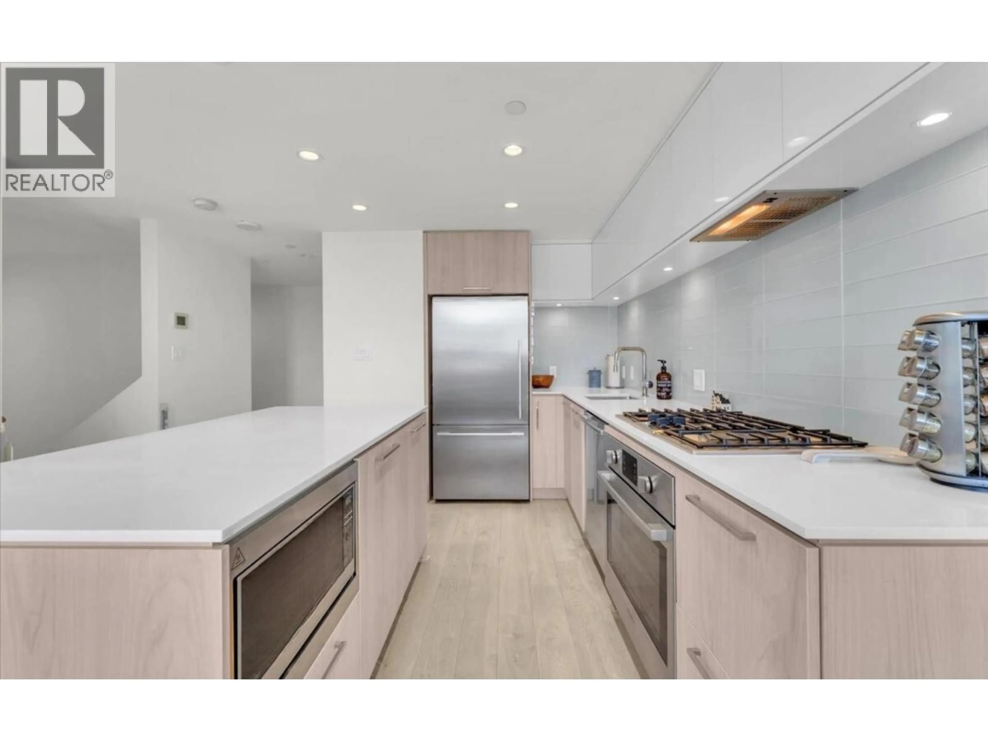 Unknown for 405 - 680 SEYLYNN CRESCENT, North Vancouver British Columbia V7J0B5