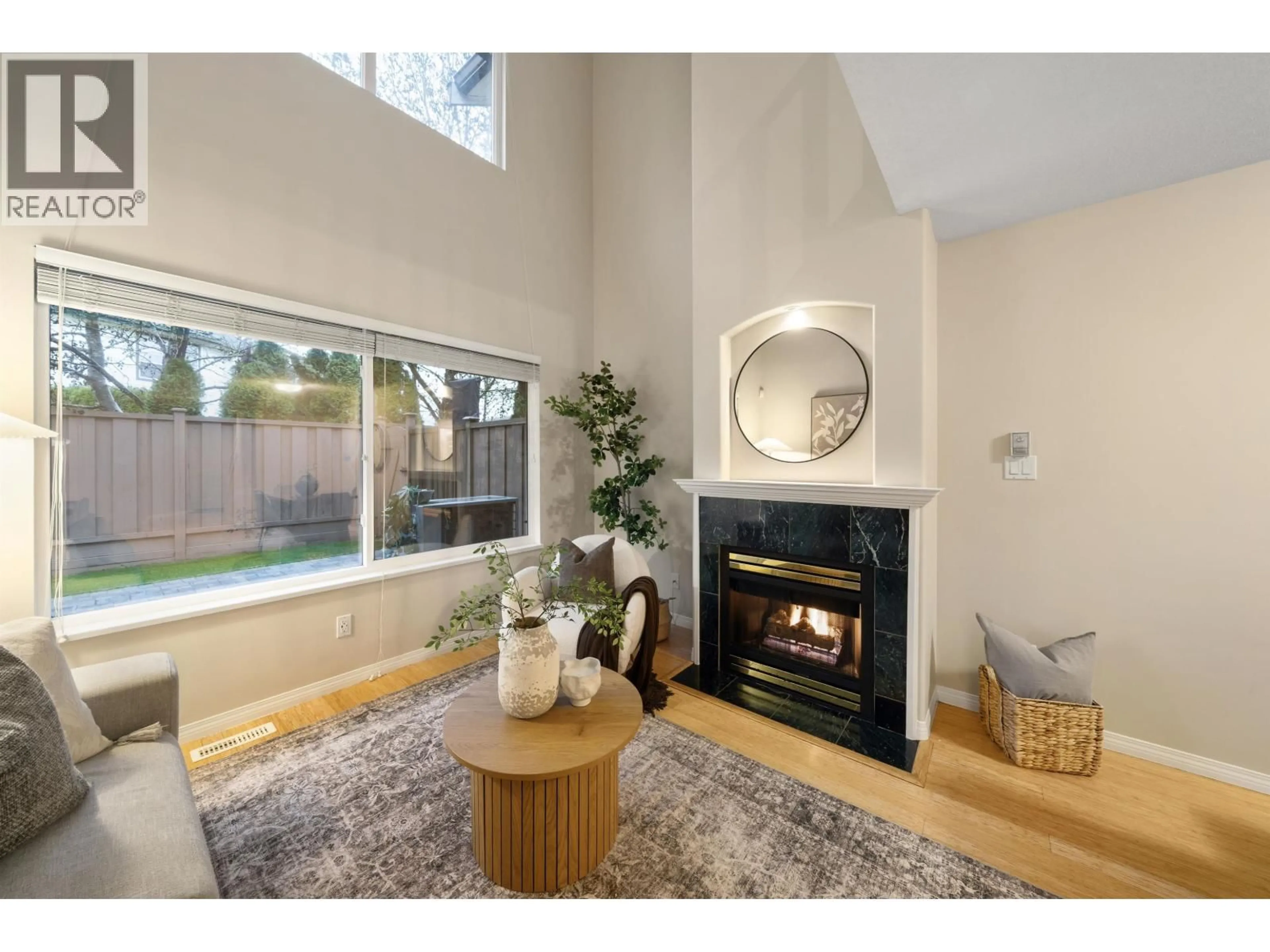Living room with furniture, unknown for 13 - 1370 RIVERWOOD GATE, Port Coquitlam British Columbia V3B7V7