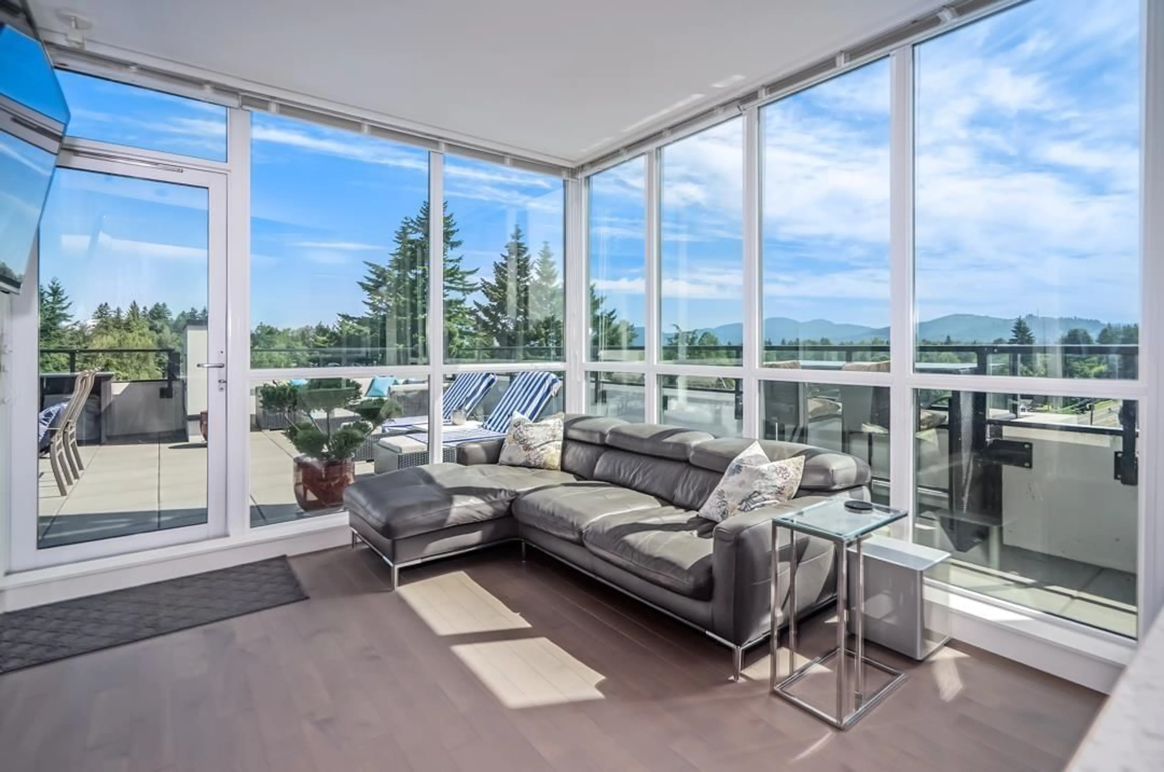 Living room with furniture, unknown for 404 - 2180 GLADWIN ROAD, Abbotsford British Columbia V2S0H4