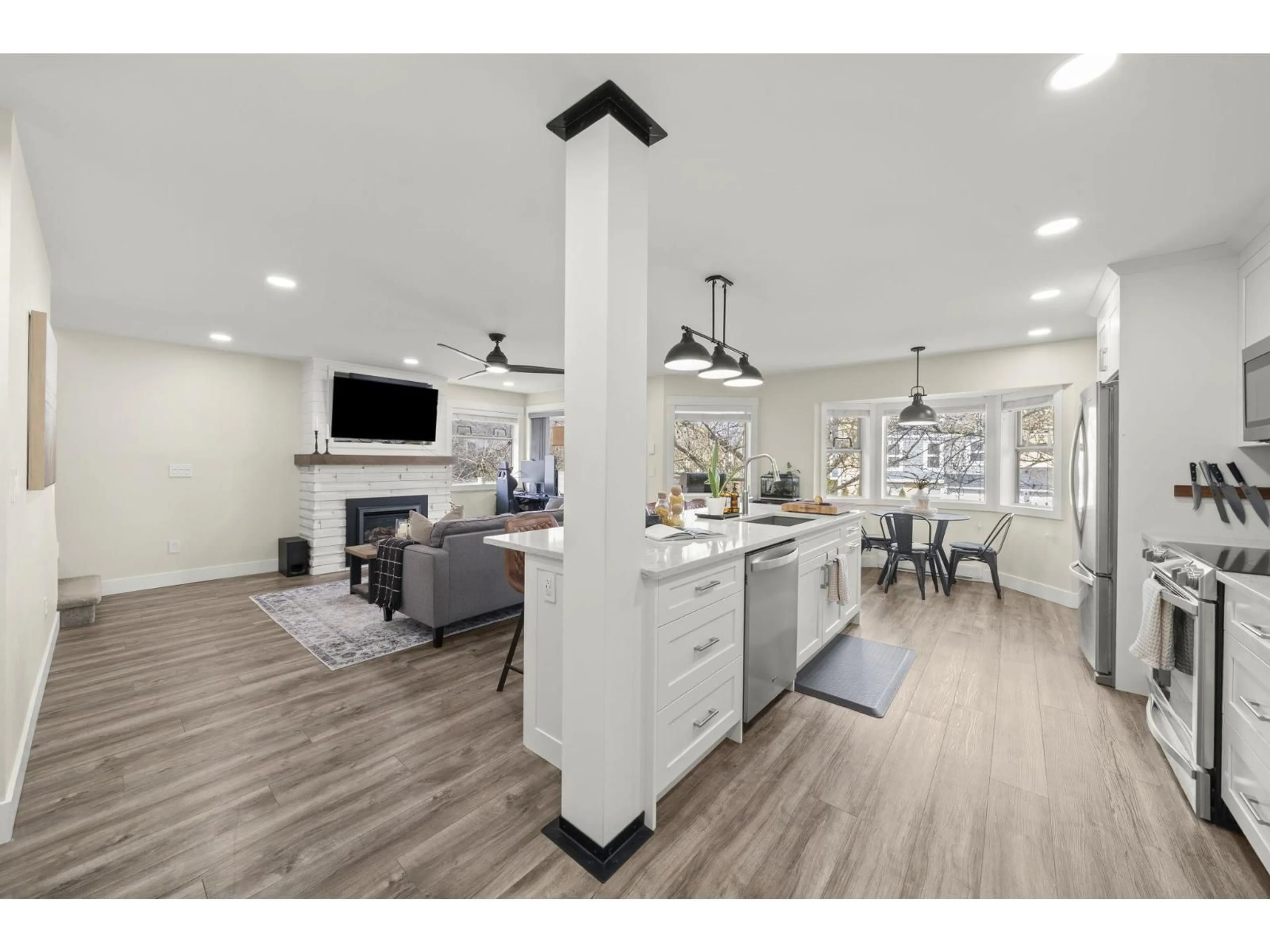 Open concept kitchen, unknown for 201 - 5464 201A STREET, Langley British Columbia V3A1S8