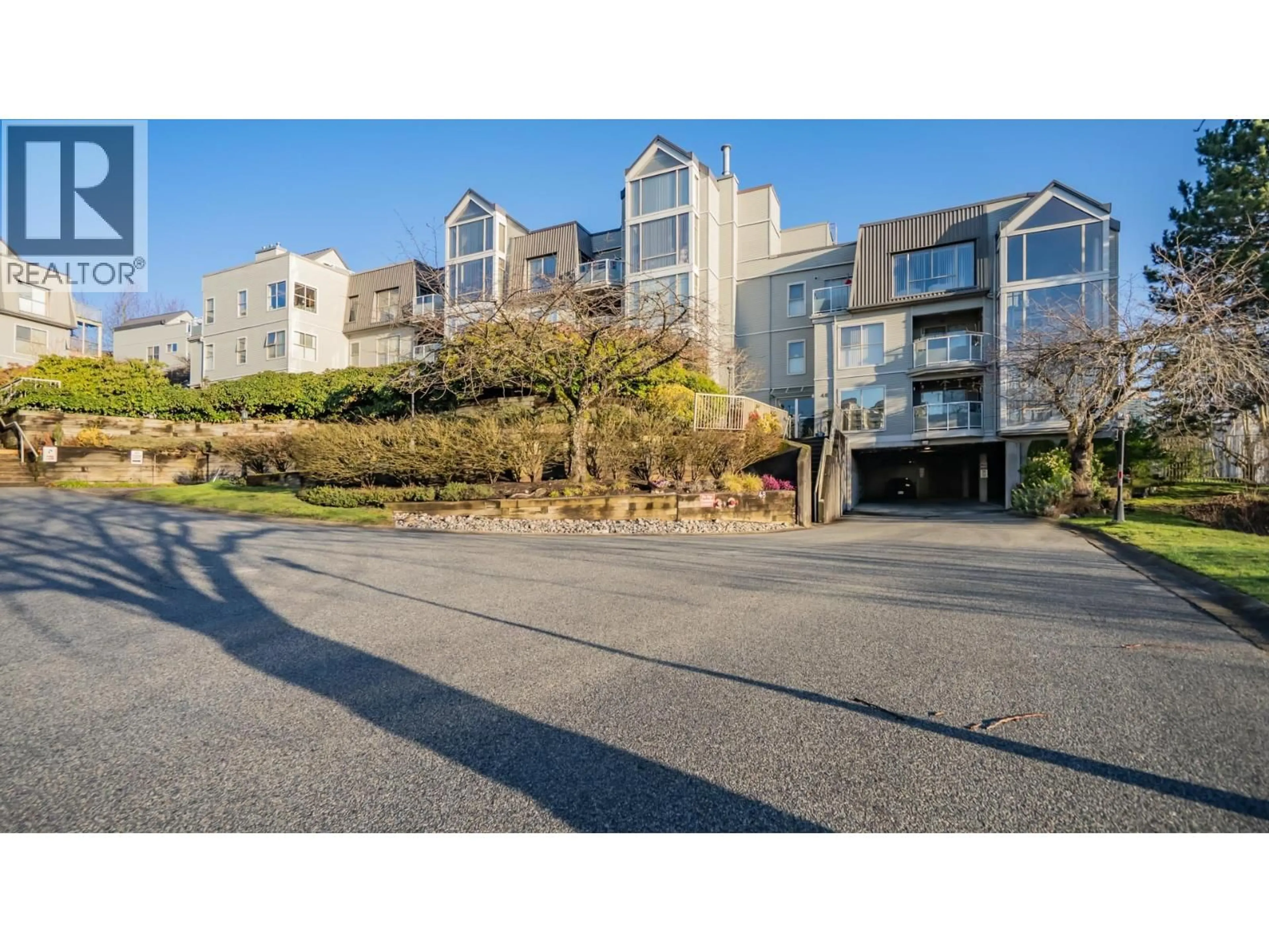 A pic from outside/outdoor area/front of a property/back of a property/a pic from drone, unknown for 306 - 48 RICHMOND STREET, New Westminster British Columbia V3L5P4