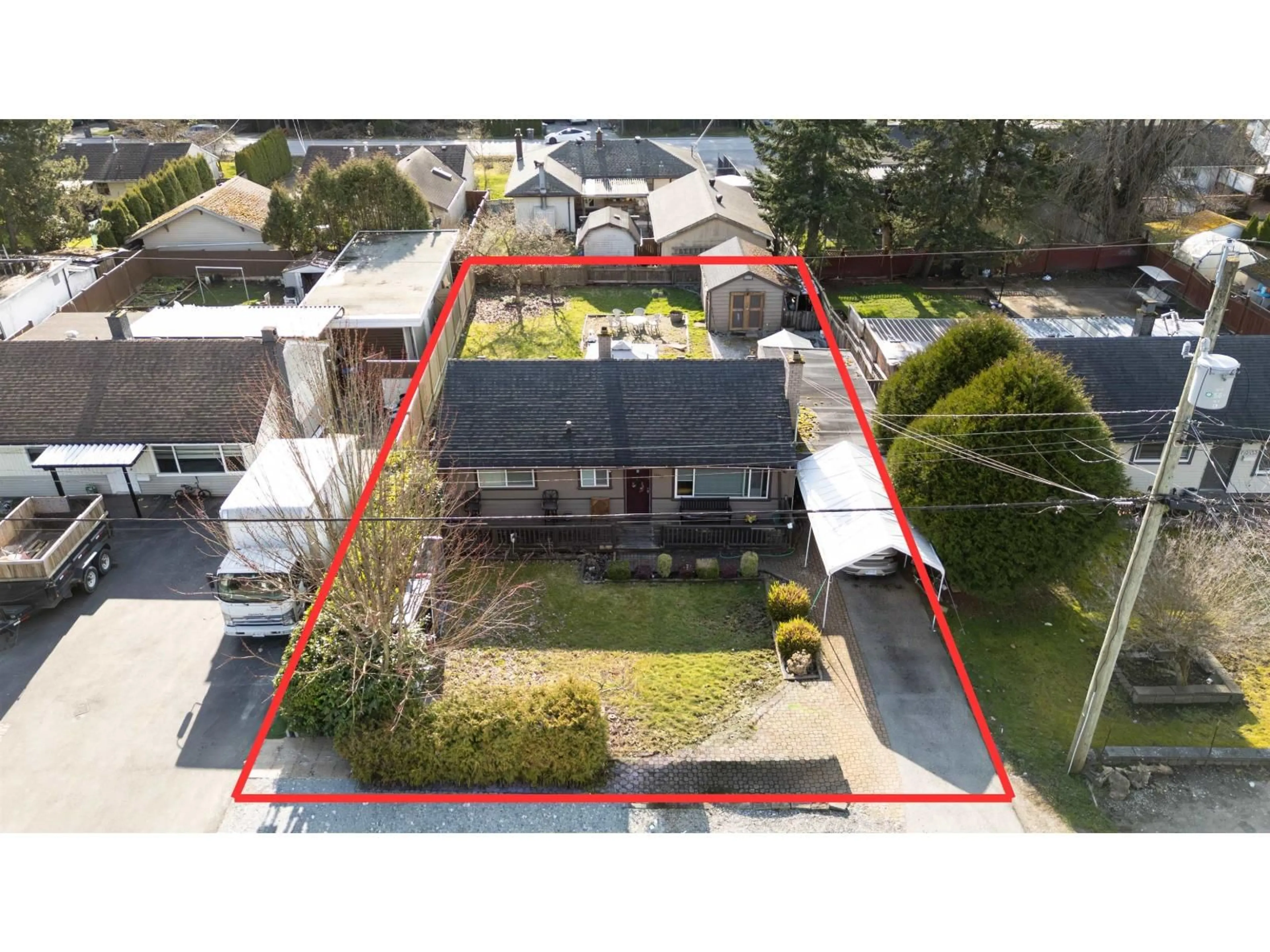 A pic from outside/outdoor area/front of a property/back of a property/a pic from drone, street for 10167 HELEN DRIVE, Surrey British Columbia V3V3B4