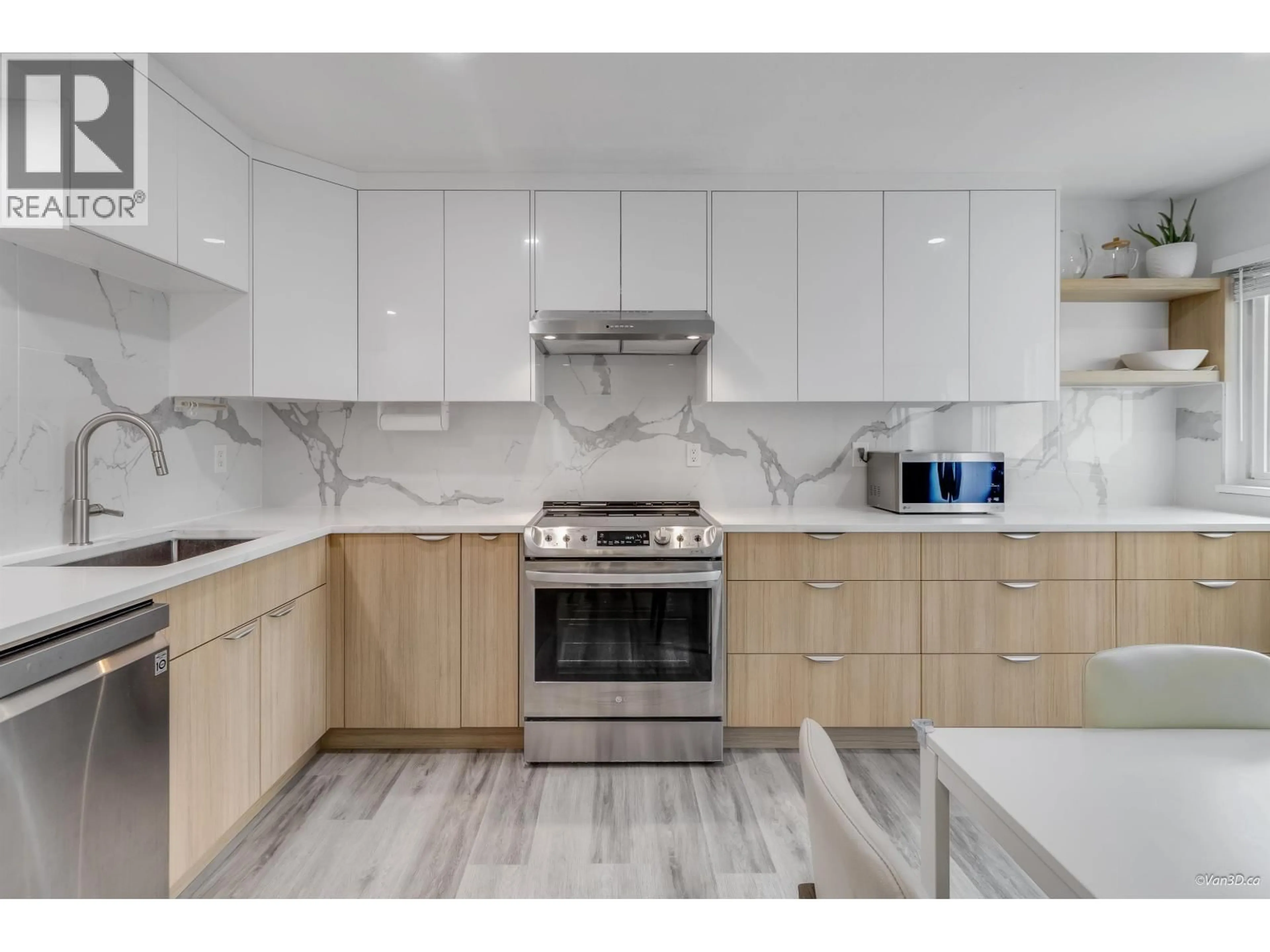 Contemporary kitchen, ceramic/tile floor for 27 - 6100 TIFFANY BOULEVARD, Richmond British Columbia V7C5A8