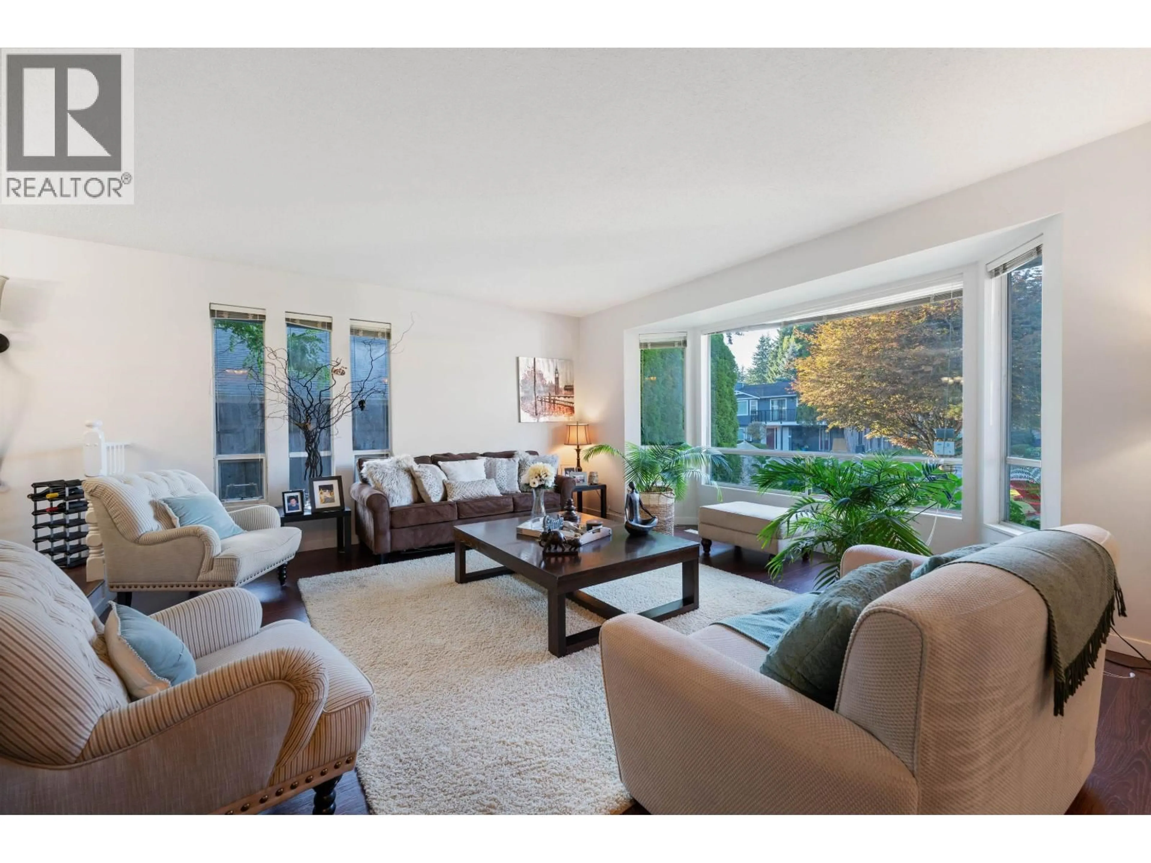 Living room with furniture, unknown for 21034 BARKER AVENUE, Maple Ridge British Columbia V2X8R6