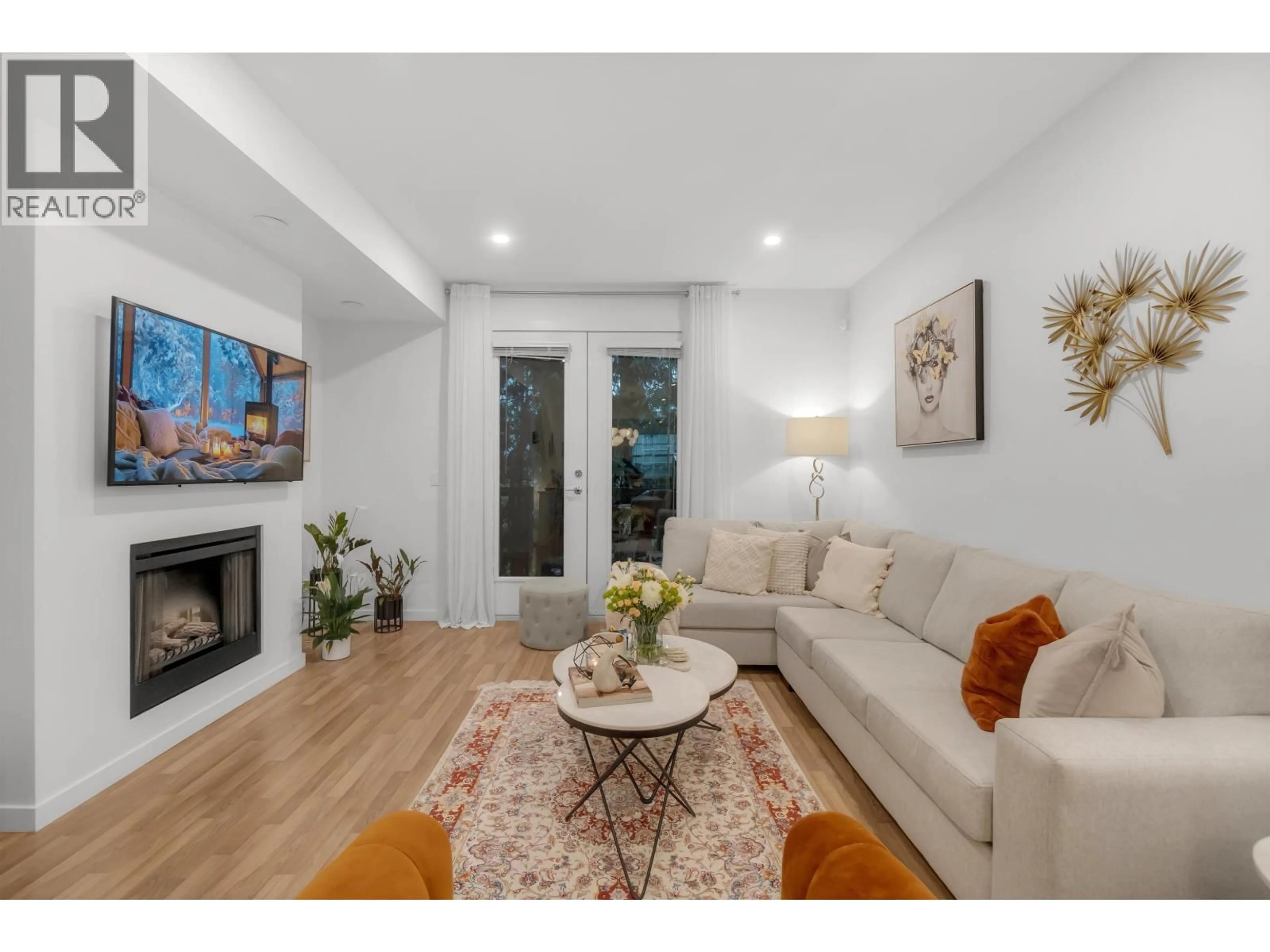 Living room with furniture, unknown for 81 - 688 EDGAR AVENUE, Coquitlam British Columbia V3K0A5