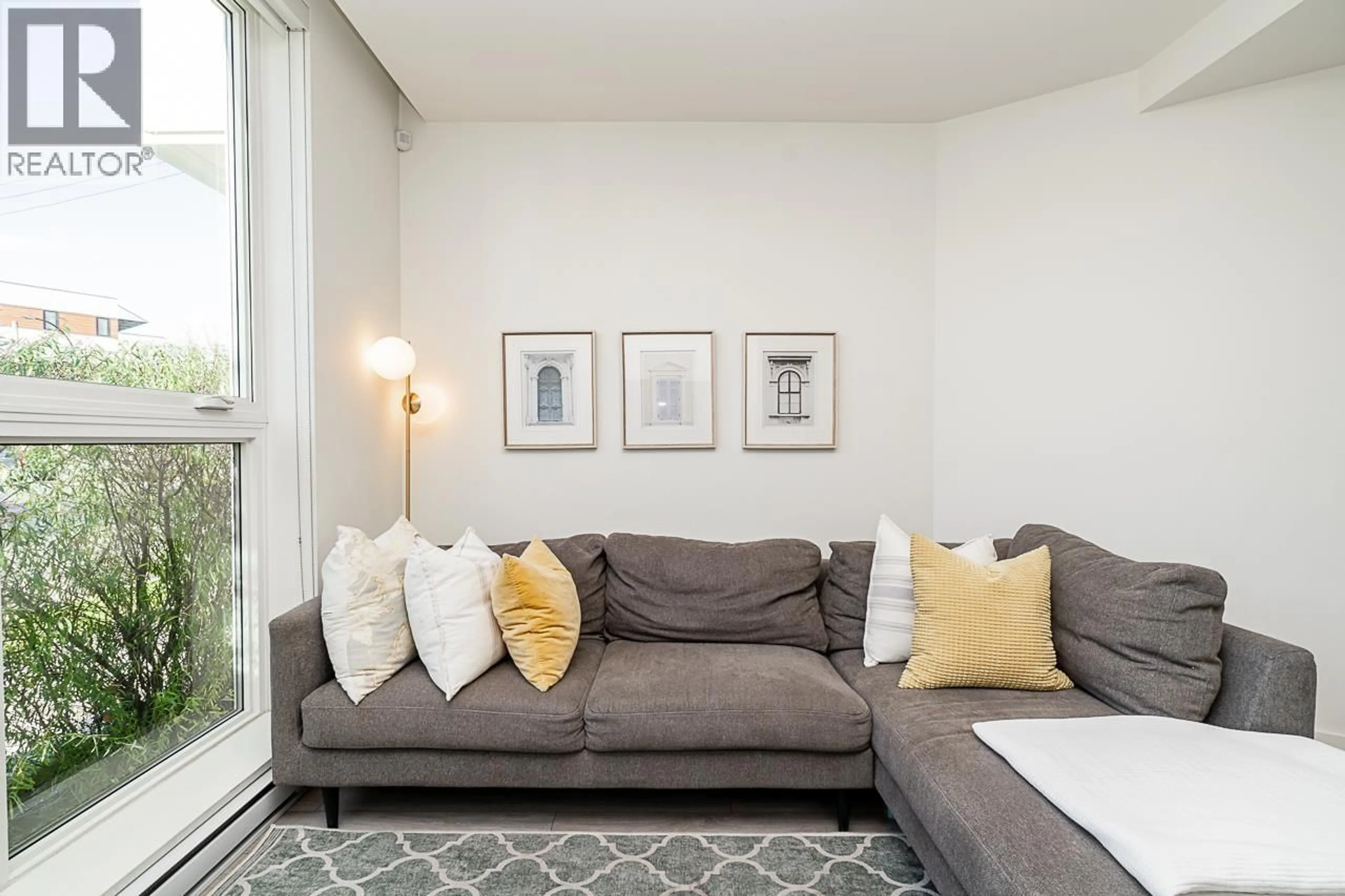 Living room with furniture, unknown for 3412 ST. CATHERINES STREET, Vancouver British Columbia V5V3C4