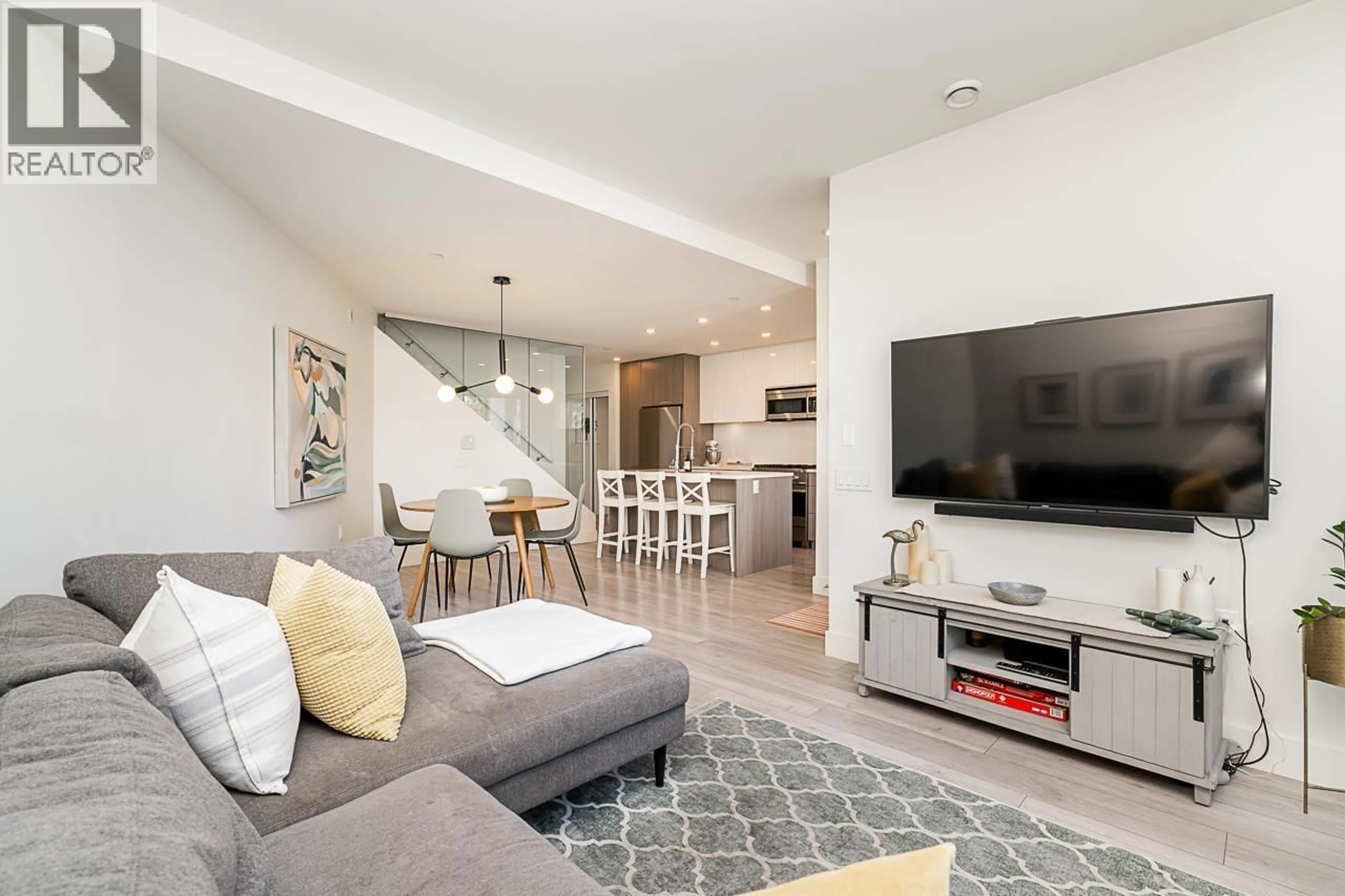 Living room with furniture, unknown for 3412 ST. CATHERINES STREET, Vancouver British Columbia V5V3C4