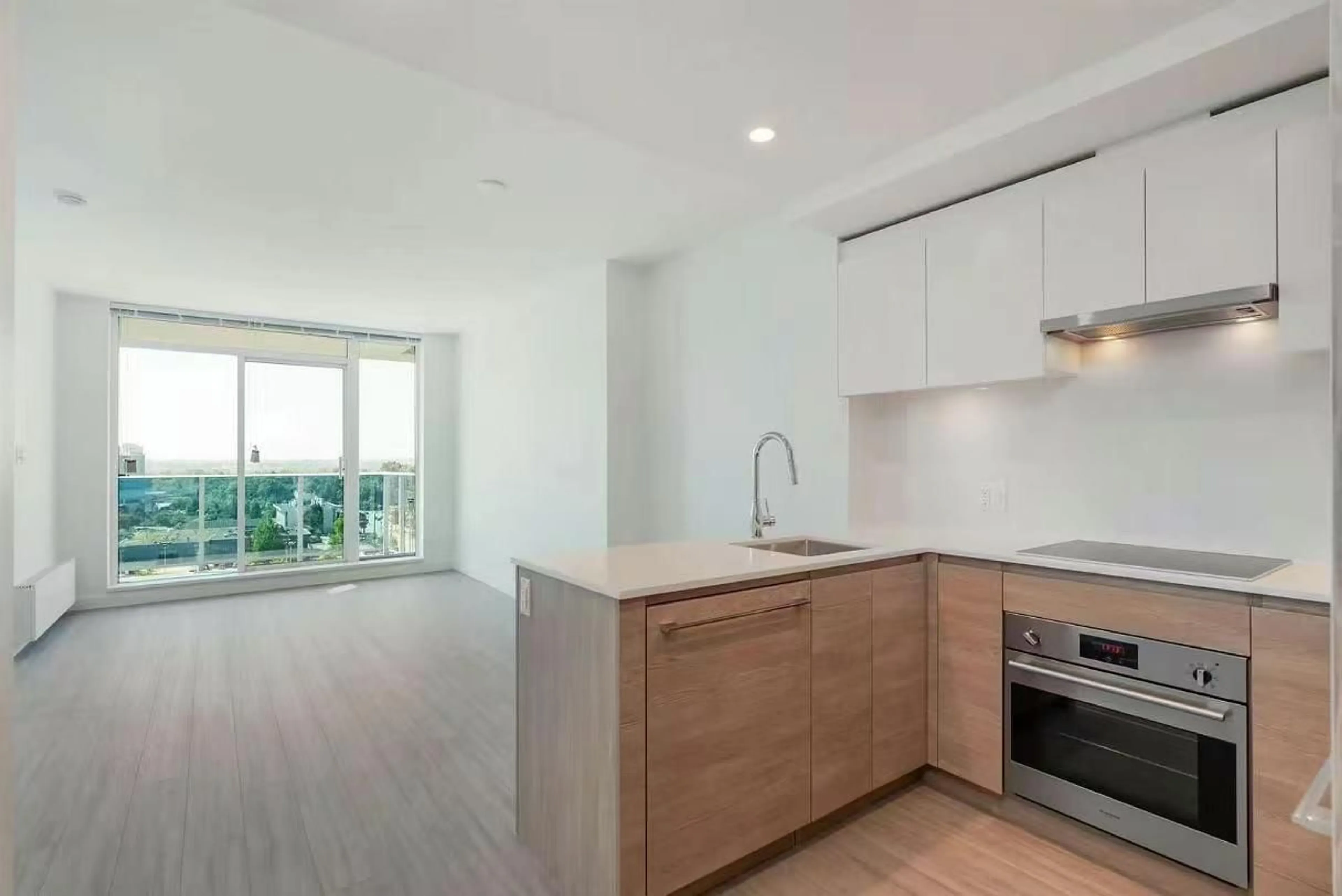 Unknown for 811 - 13615 FRASER HIGHWAY, Surrey British Columbia V3T0P7