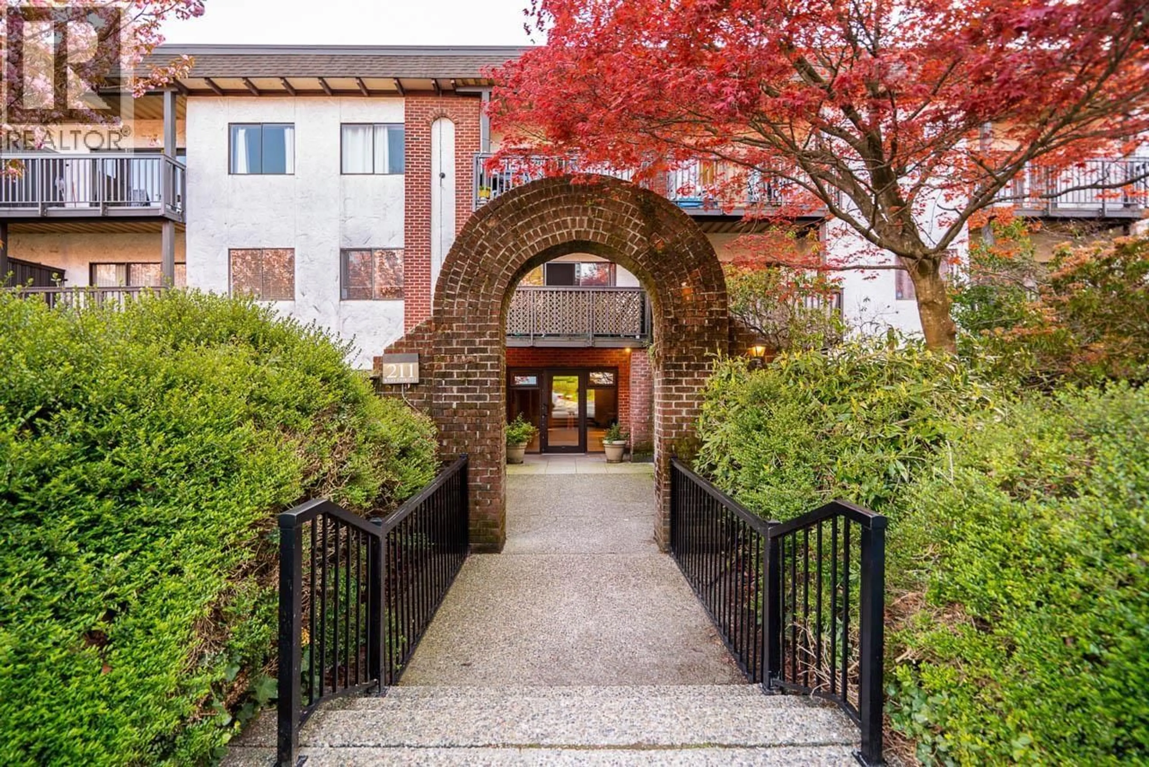 Unknown for 208 - 211 3RD STREET, North Vancouver British Columbia V7M1E9