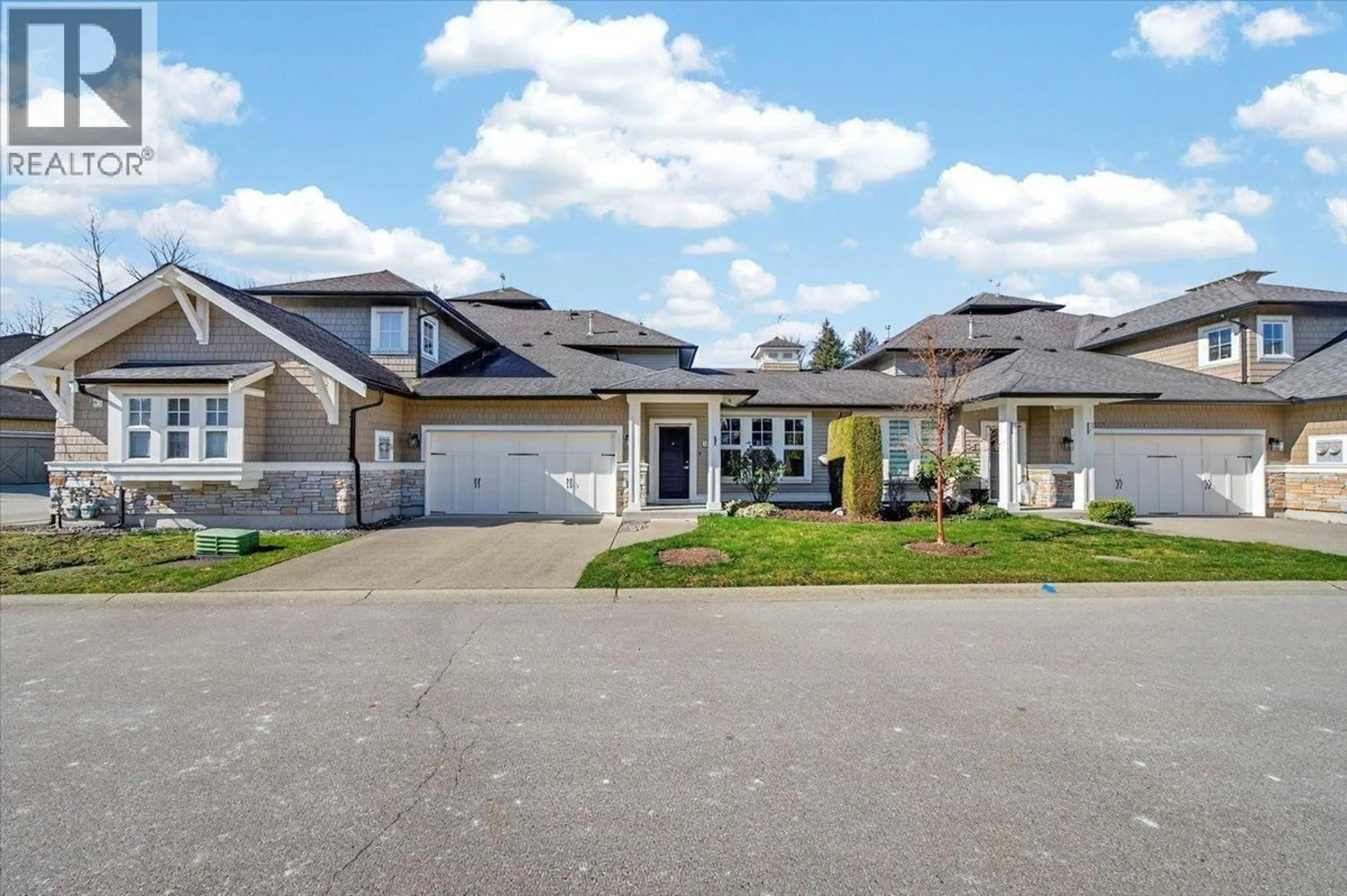 A pic from outside/outdoor area/front of a property/back of a property/a pic from drone, street for 54 - 19452 FRASER WAY, Pitt Meadows British Columbia V3Y0A3