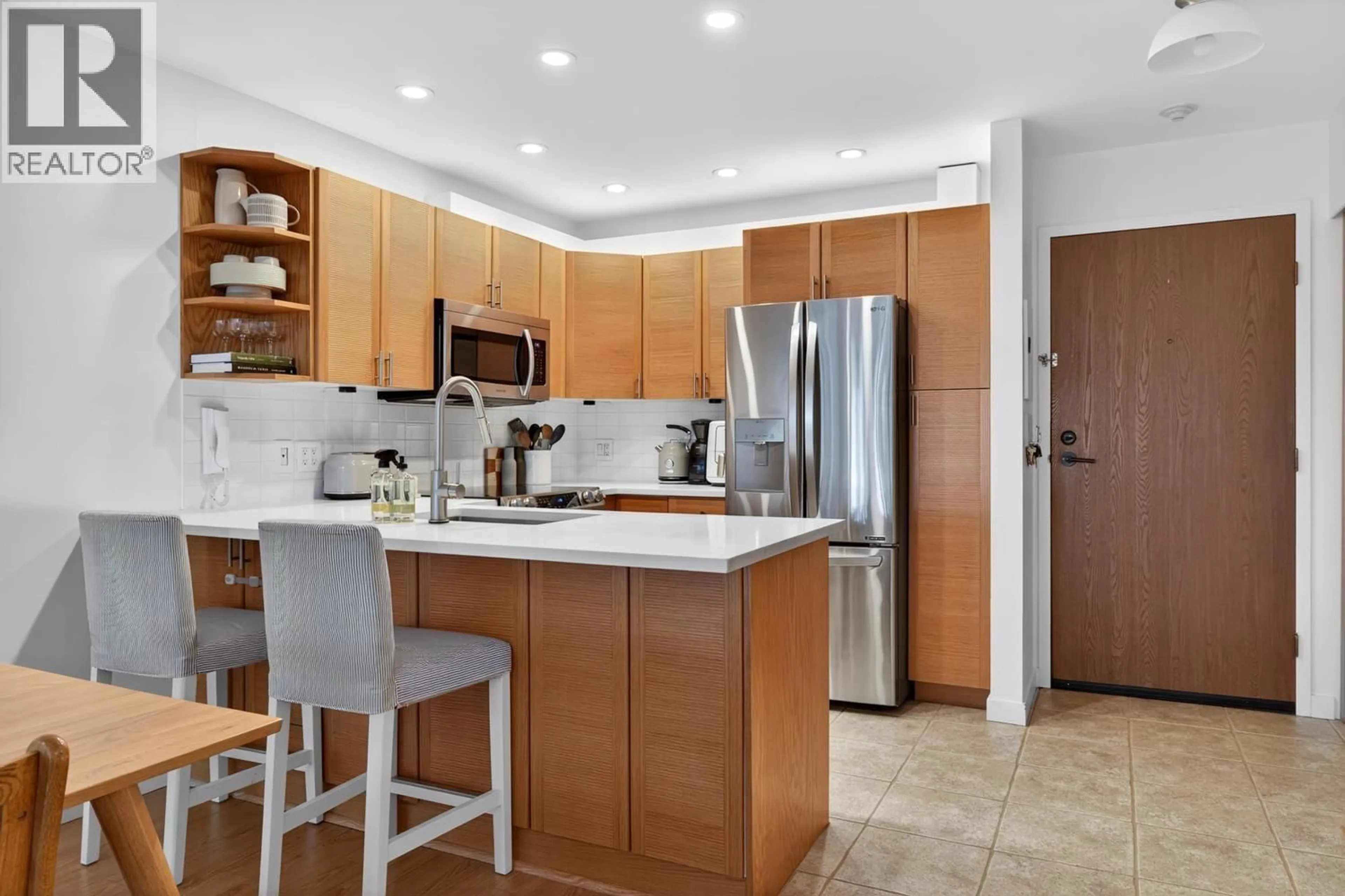 Unknown for 330 - 210 2ND STREET, North Vancouver British Columbia V7M1C6