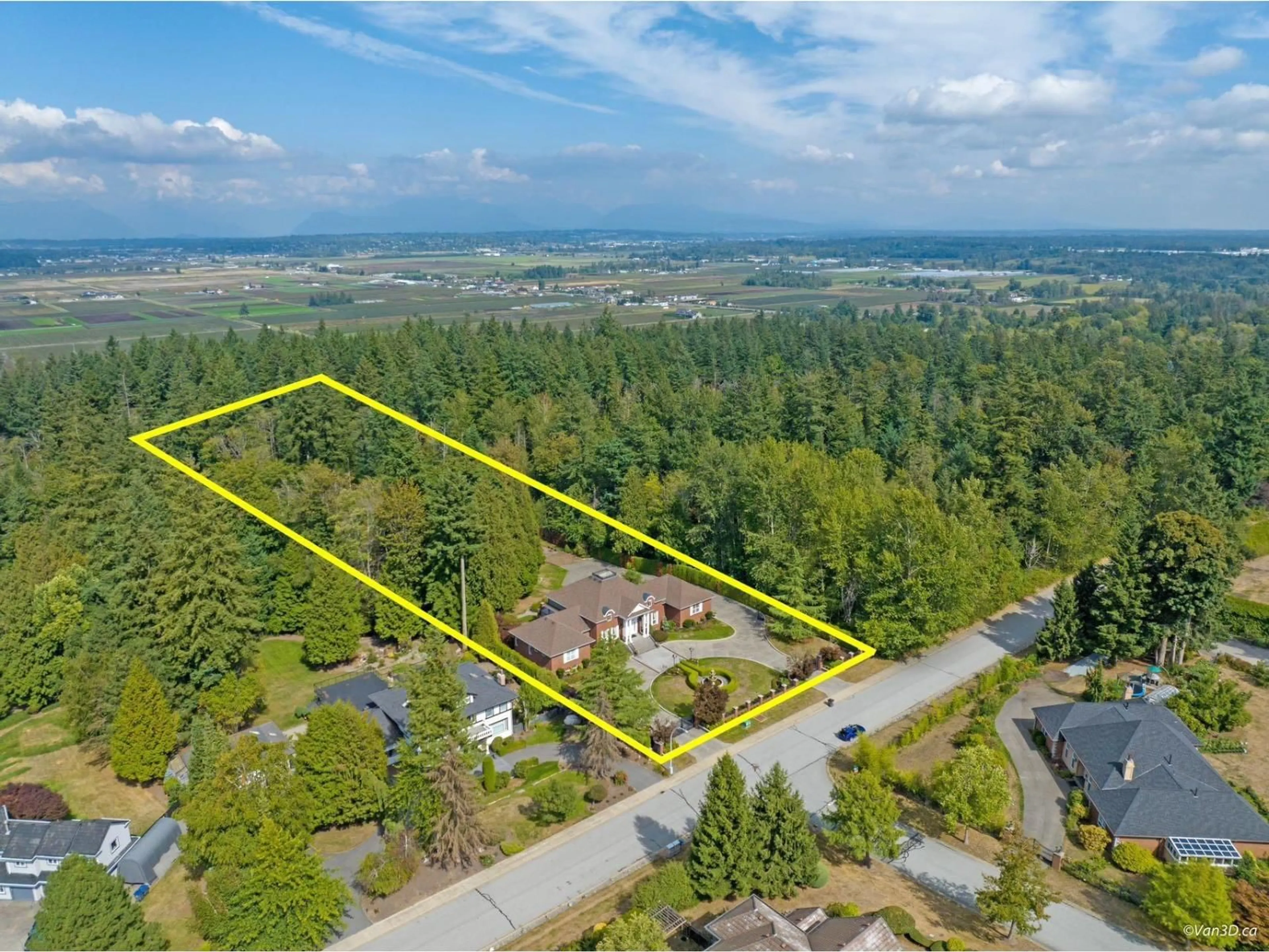 A pic from outside/outdoor area/front of a property/back of a property/a pic from drone, forest/trees view for 17007 28 AVENUE, Surrey British Columbia V3Z9W8