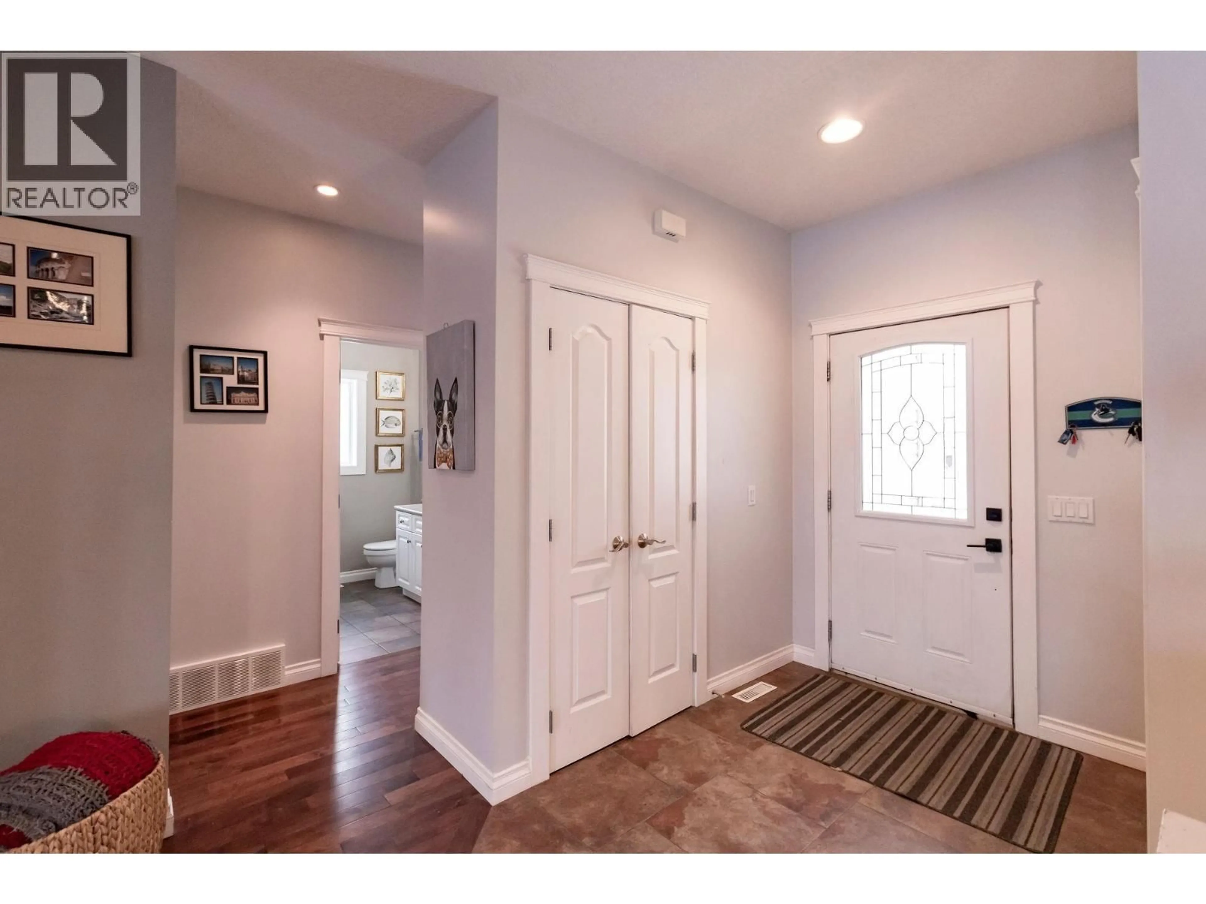 Indoor entryway for 11007 88A STREET, Fort St. John British Columbia V1J7G2