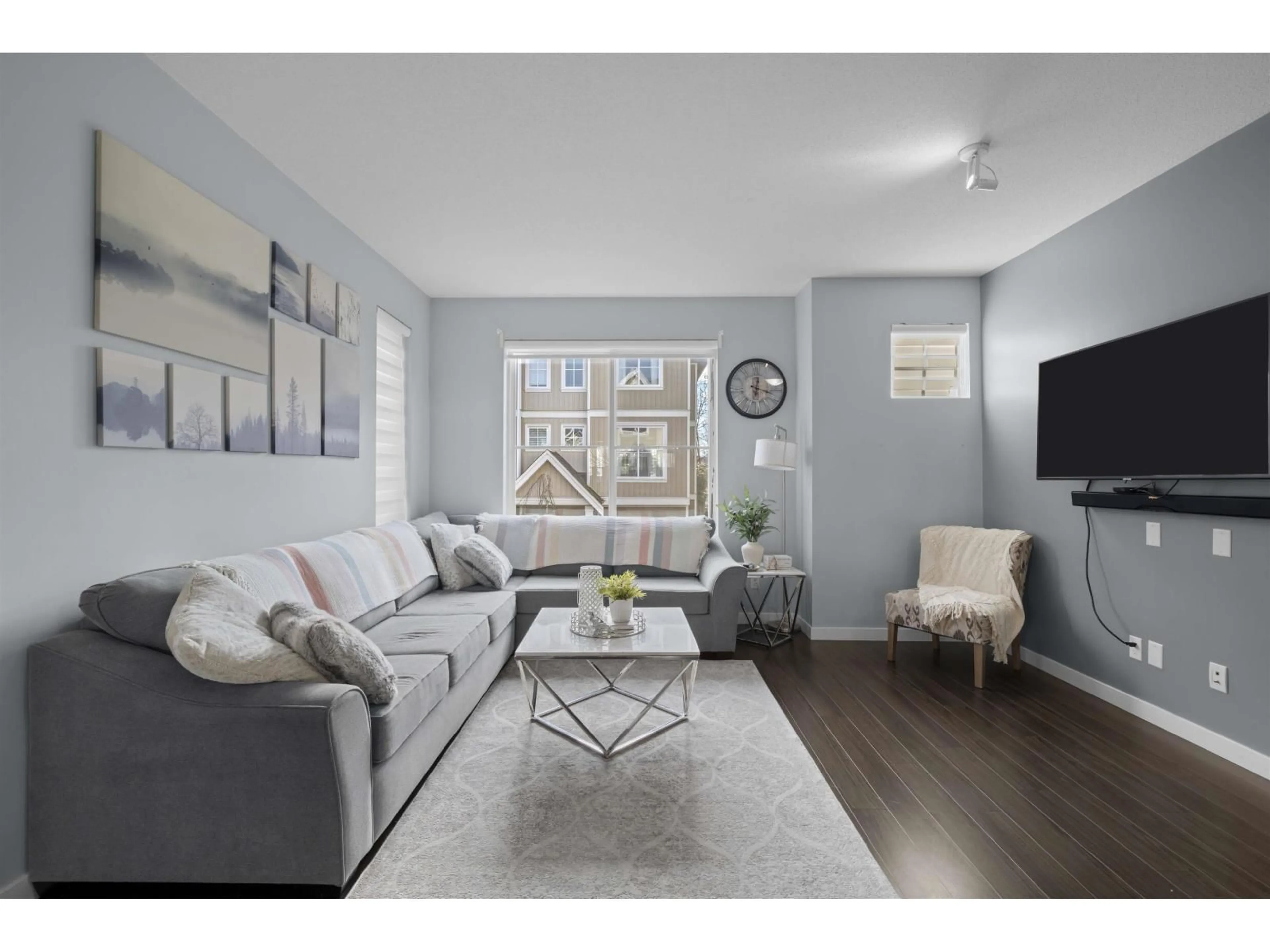 Living room with furniture, wood/laminate floor for 49 - 31032 WESTRIDGE PLACE, Abbotsford British Columbia V2T0C6