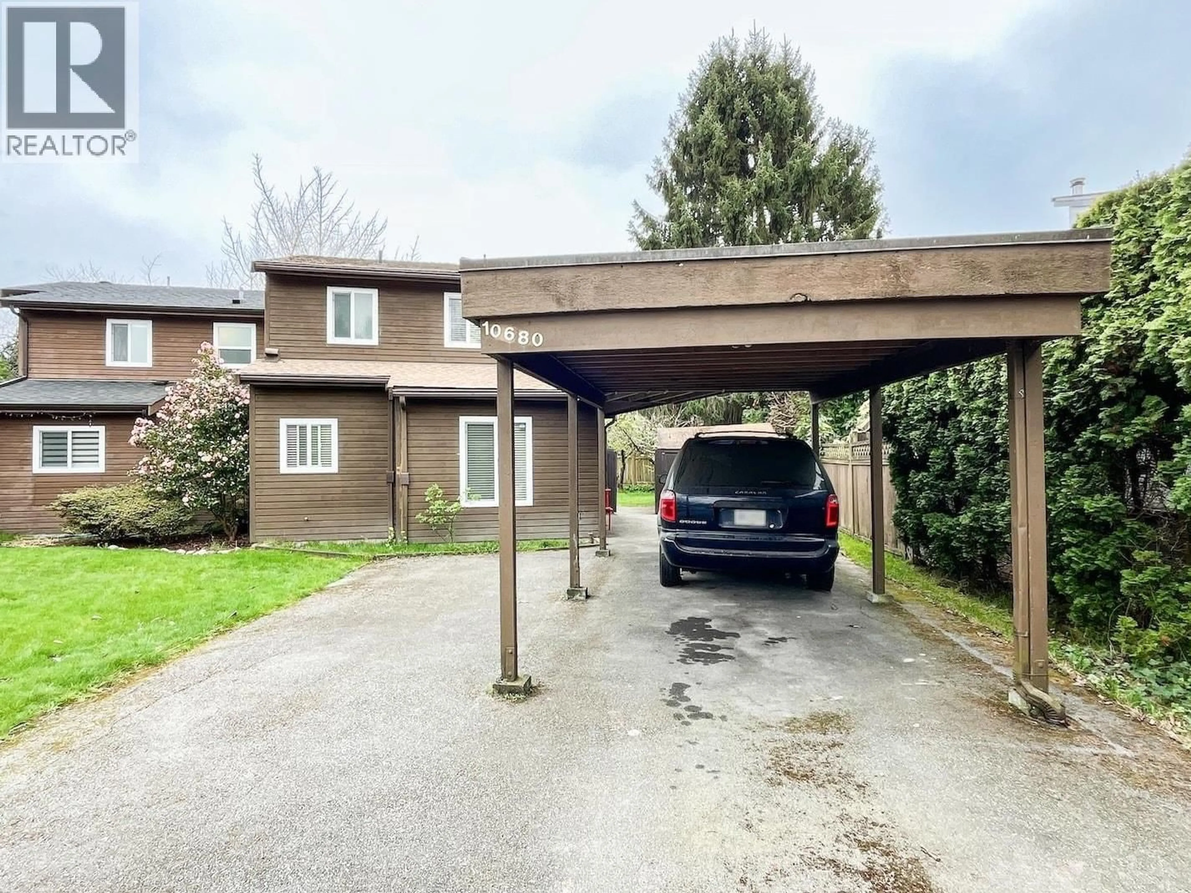 A pic from outside/outdoor area/front of a property/back of a property/a pic from drone, street for 10680 WHISTLER COURT, Richmond British Columbia V7E4C7