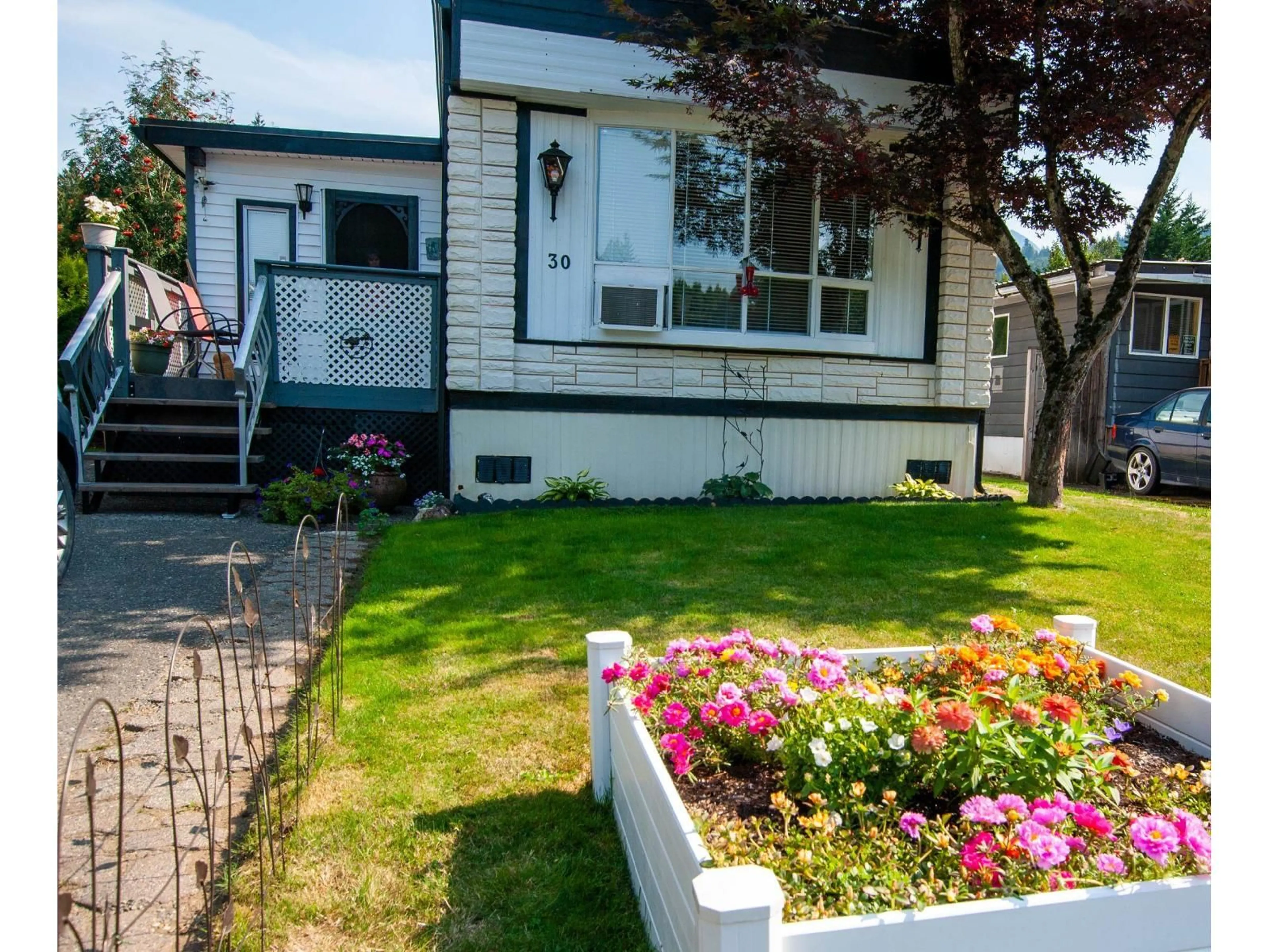 Home with vinyl exterior material, street for 30 - 46484 CHILLIWACK LAKE ROAD, Chilliwack British Columbia V2R3R7