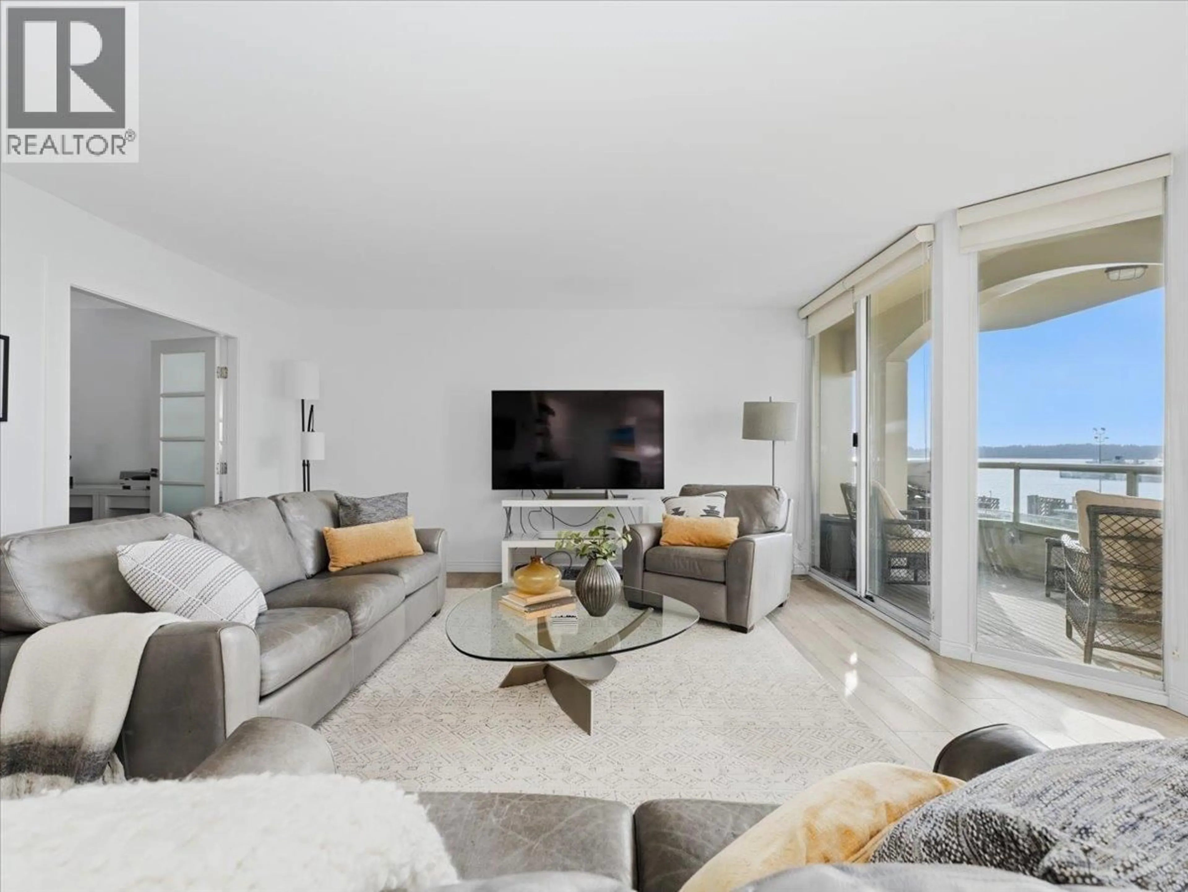 Living room with furniture, unknown for 209 - 168 CHADWICK COURT, North Vancouver British Columbia V7M3L4