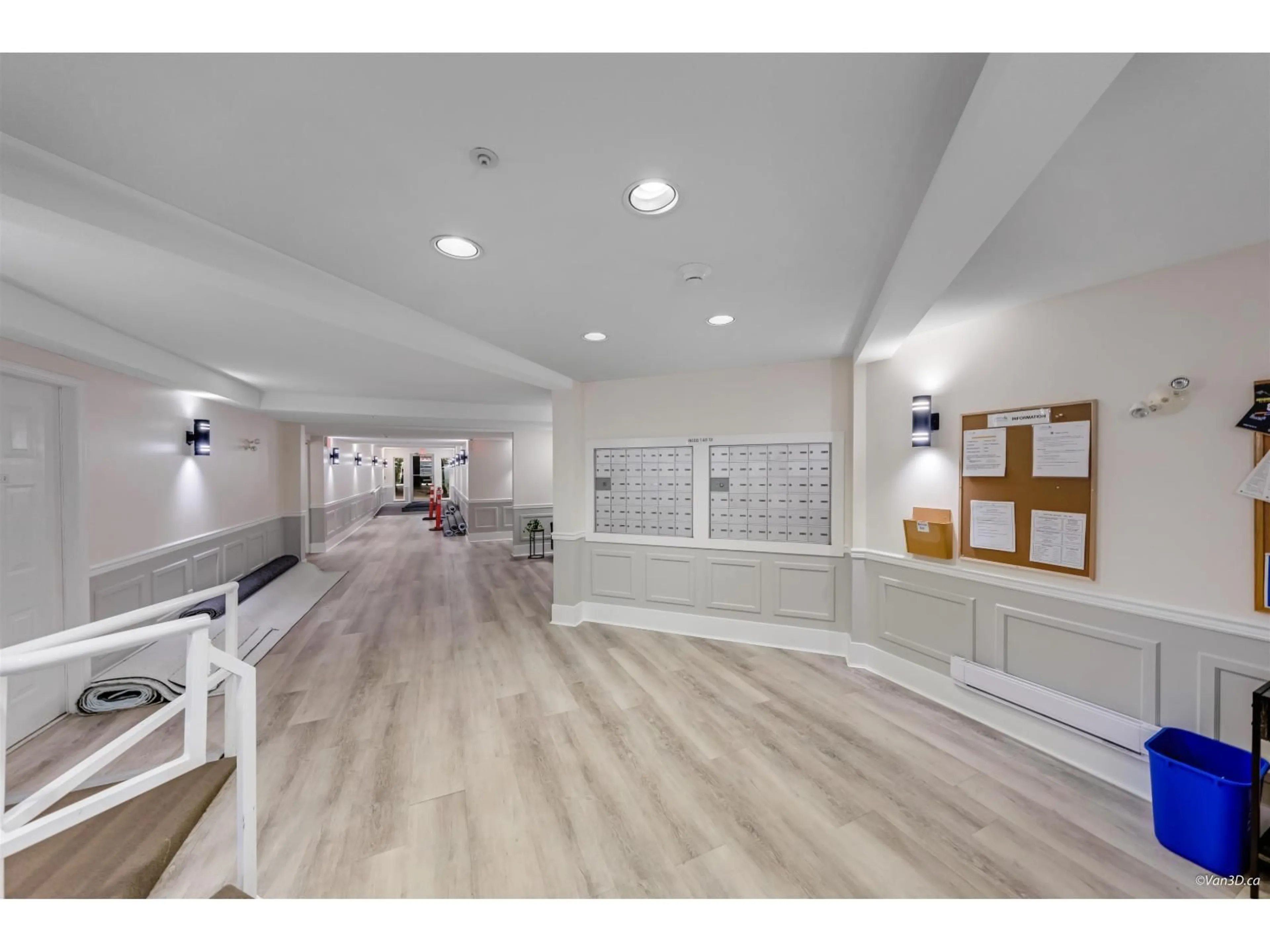 Indoor foyer for 405 - 9688 148 STREET, Surrey British Columbia V3R0W2