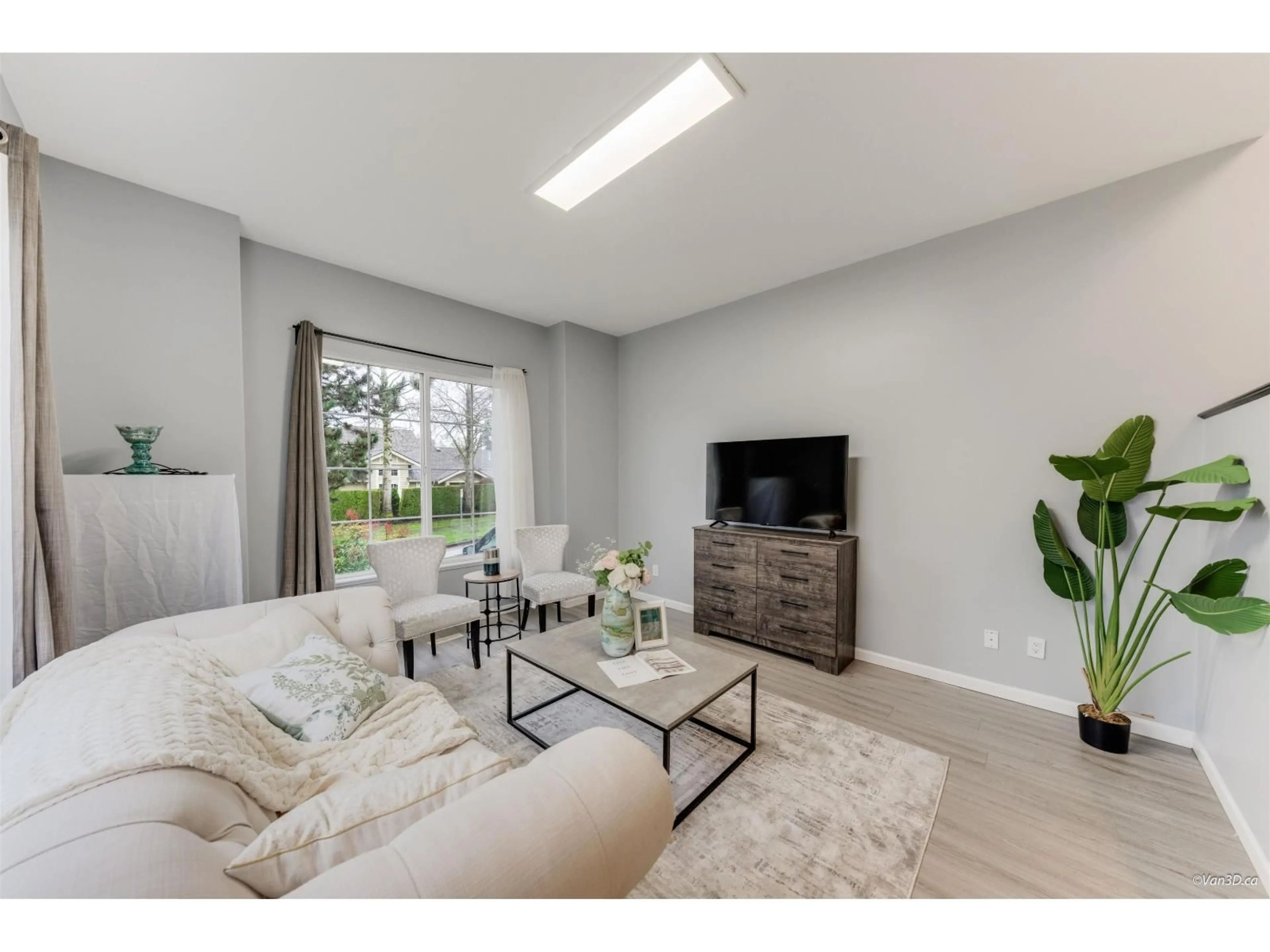 Living room with furniture, unknown for 15649 ROSEMARY HEIGHTS CRESCENT, Surrey British Columbia V3Z0K2