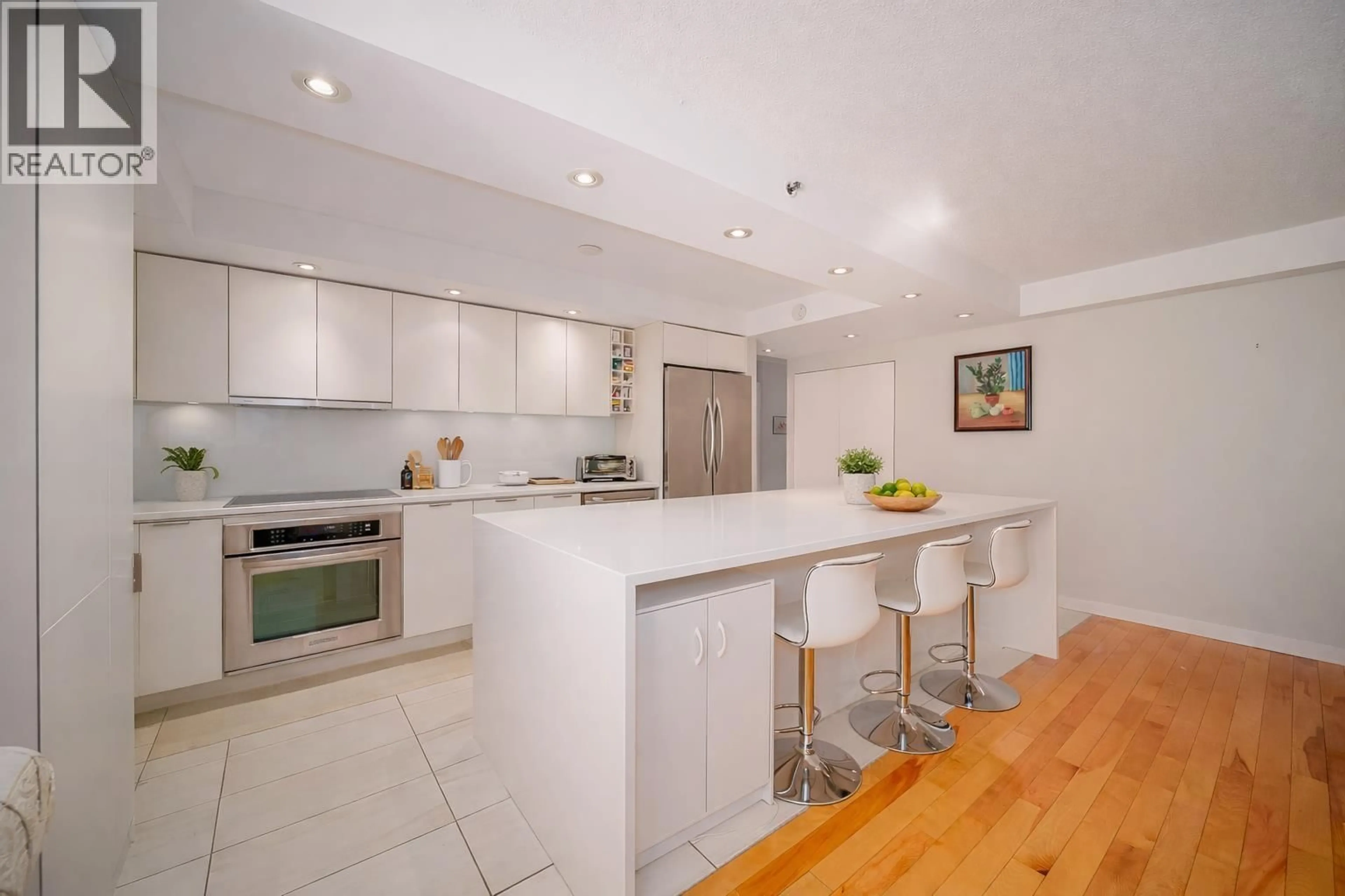 Open concept kitchen, unknown for 302 - 518 14TH AVENUE, Vancouver British Columbia V5Z4N5