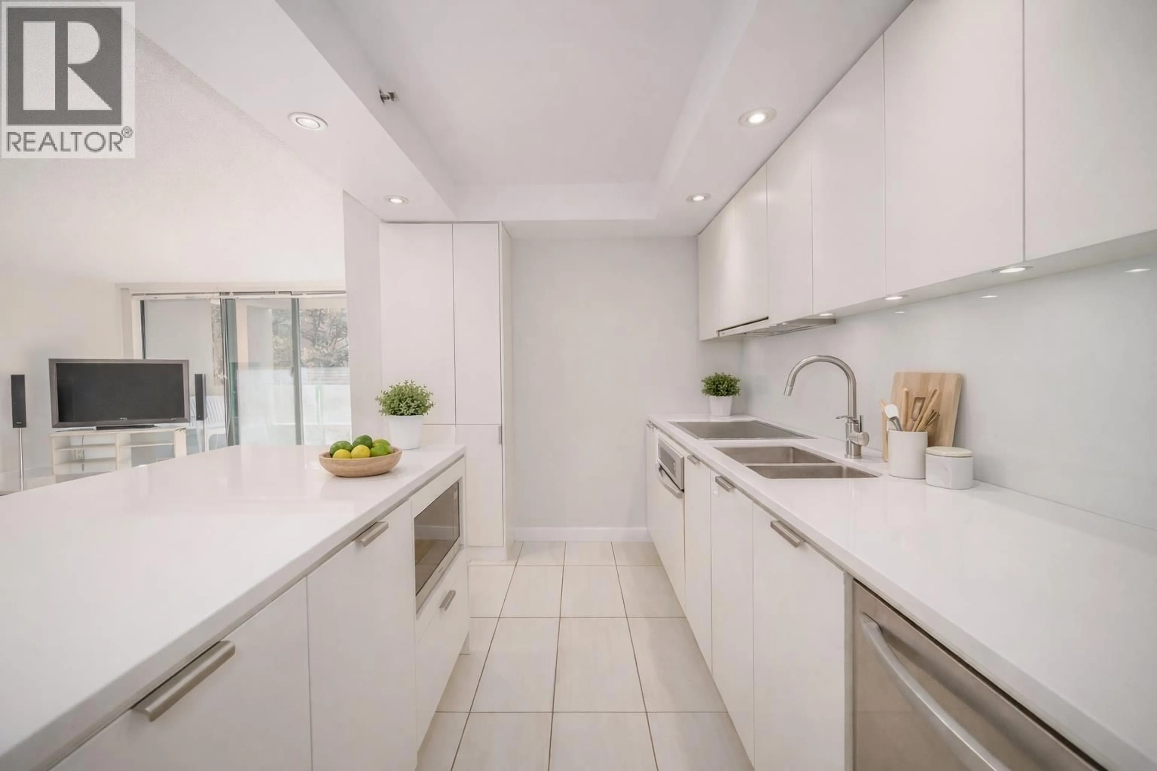 Contemporary kitchen, ceramic/tile floor for 302 - 518 14TH AVENUE, Vancouver British Columbia V5Z4N5