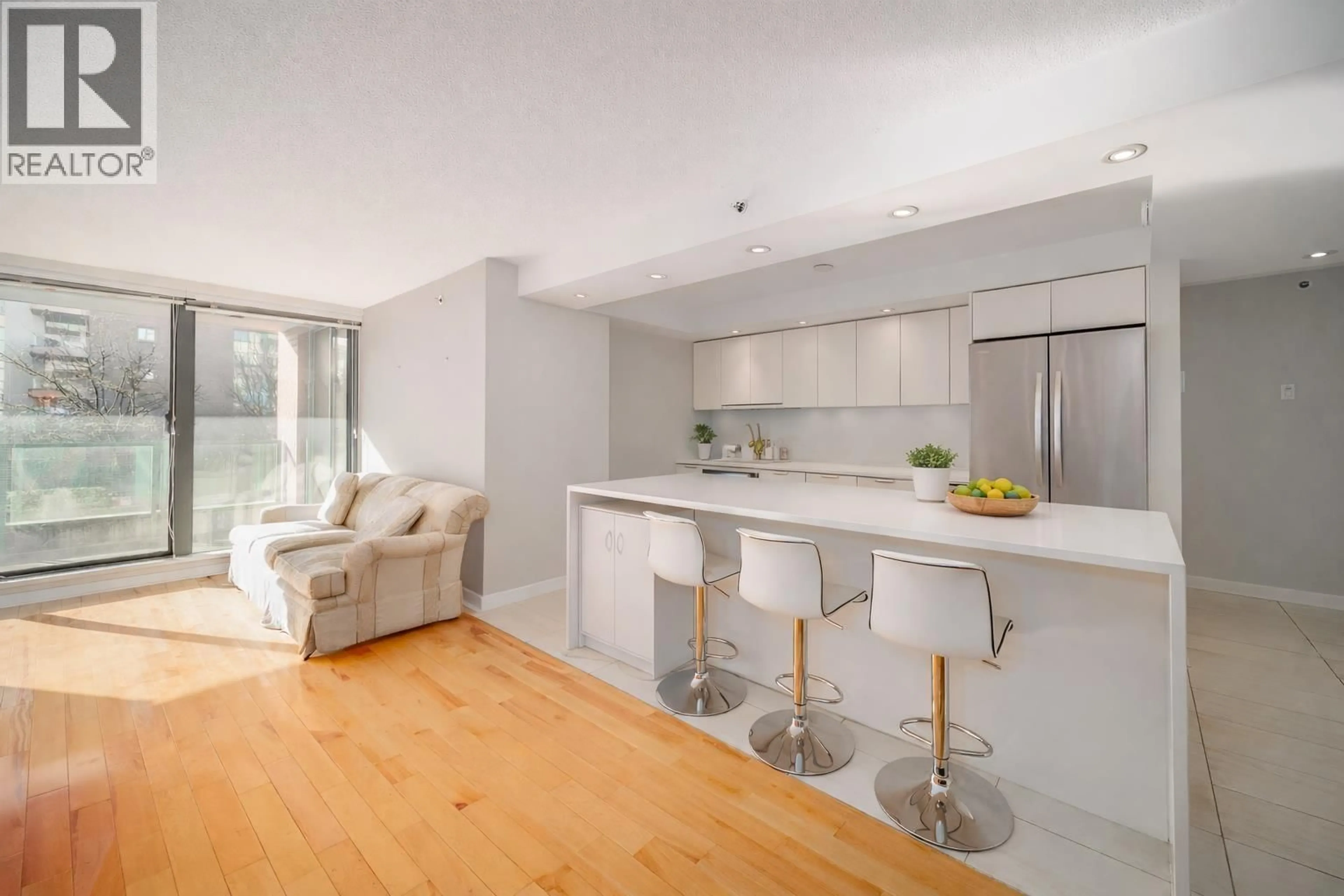 Open concept kitchen, unknown for 302 - 518 14TH AVENUE, Vancouver British Columbia V5Z4N5