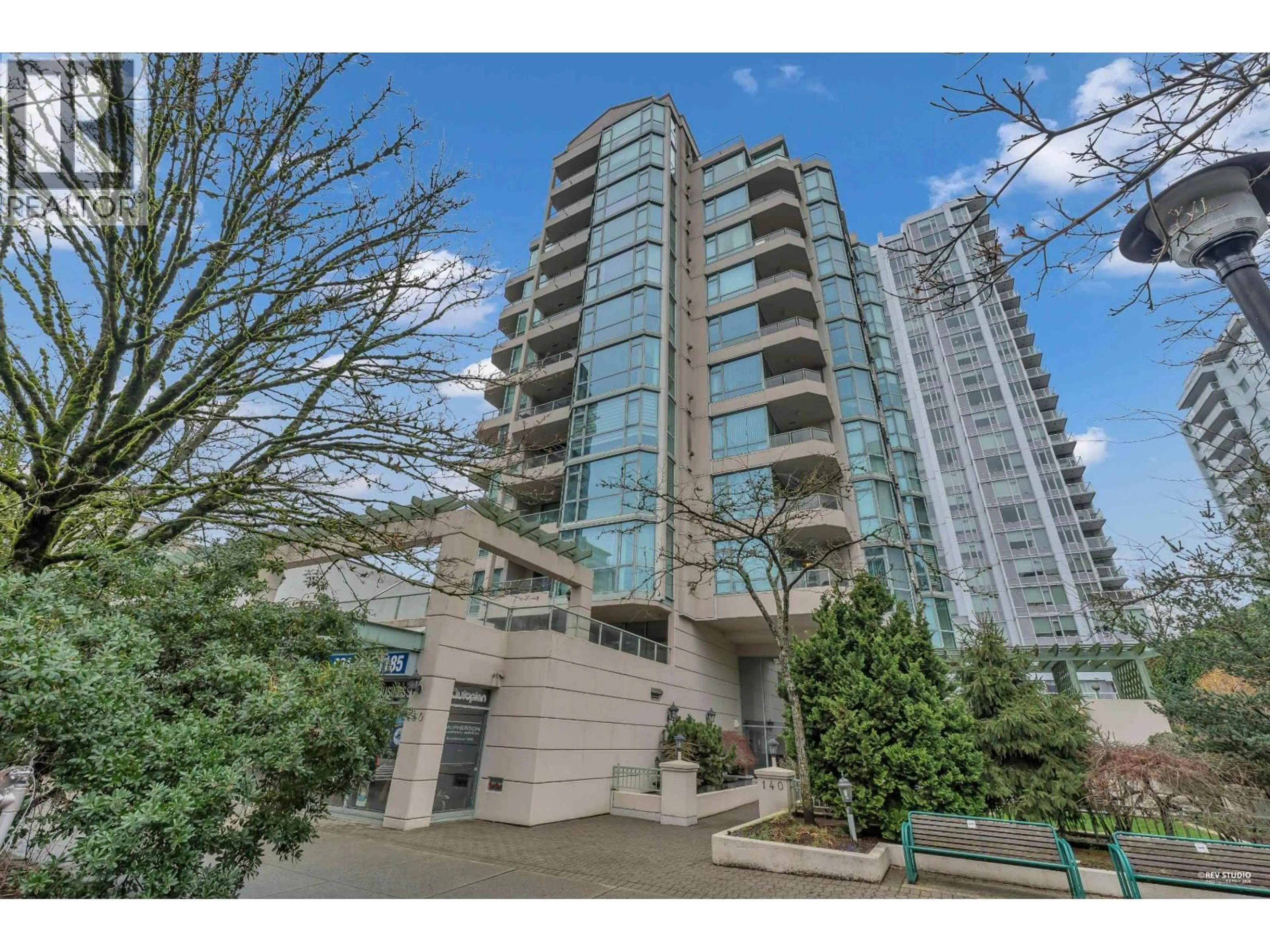 Indoor foyer for 801 - 140 14 STREET, North Vancouver British Columbia V7L2N3