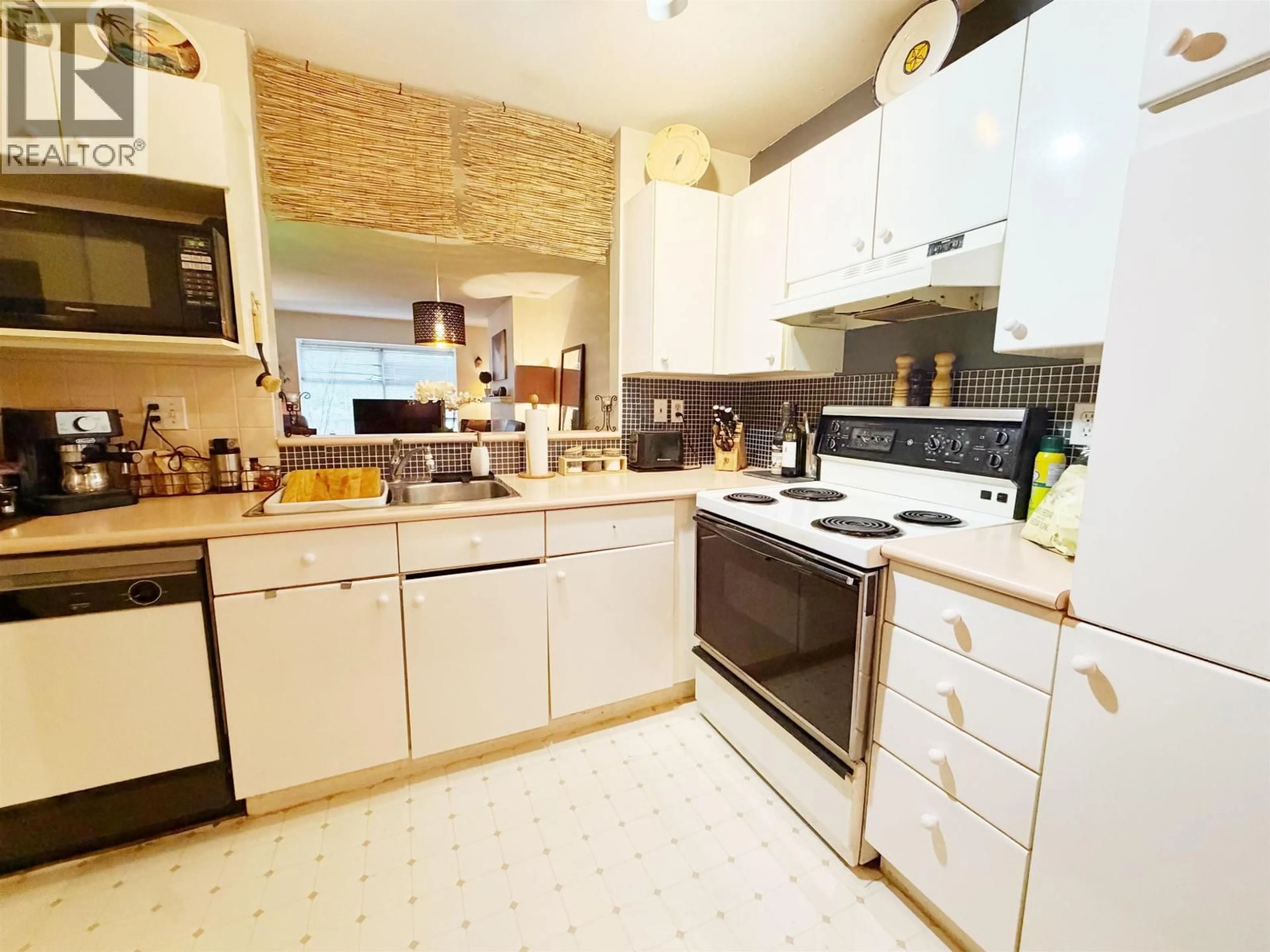 Standard kitchen, unknown for 307 - 8611 GENERAL CURRIE ROAD, Richmond British Columbia V6Y3W4