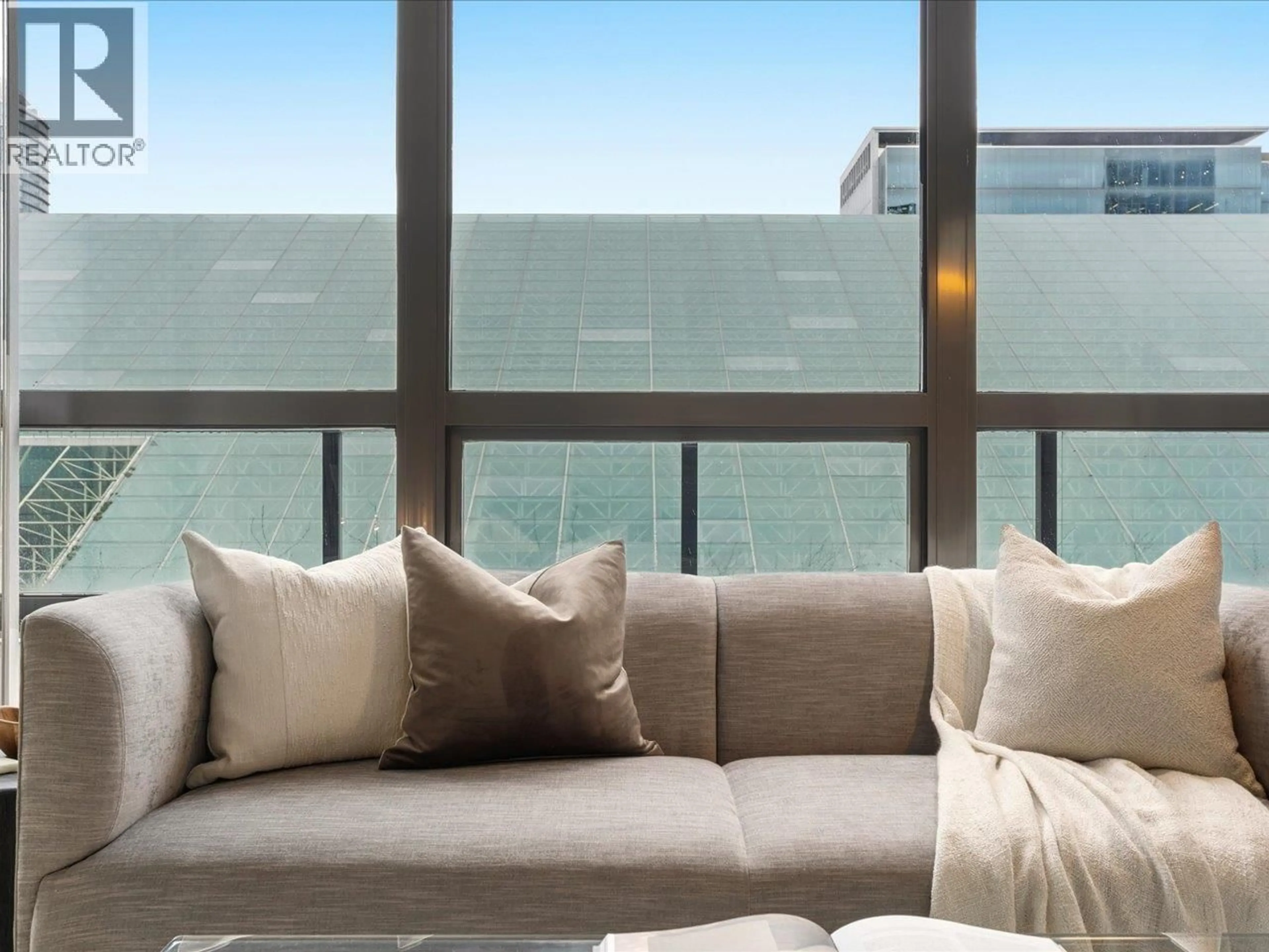 Living room with furniture, unknown for 503 - 933 HORNBY STREET, Vancouver British Columbia V6Z3G4