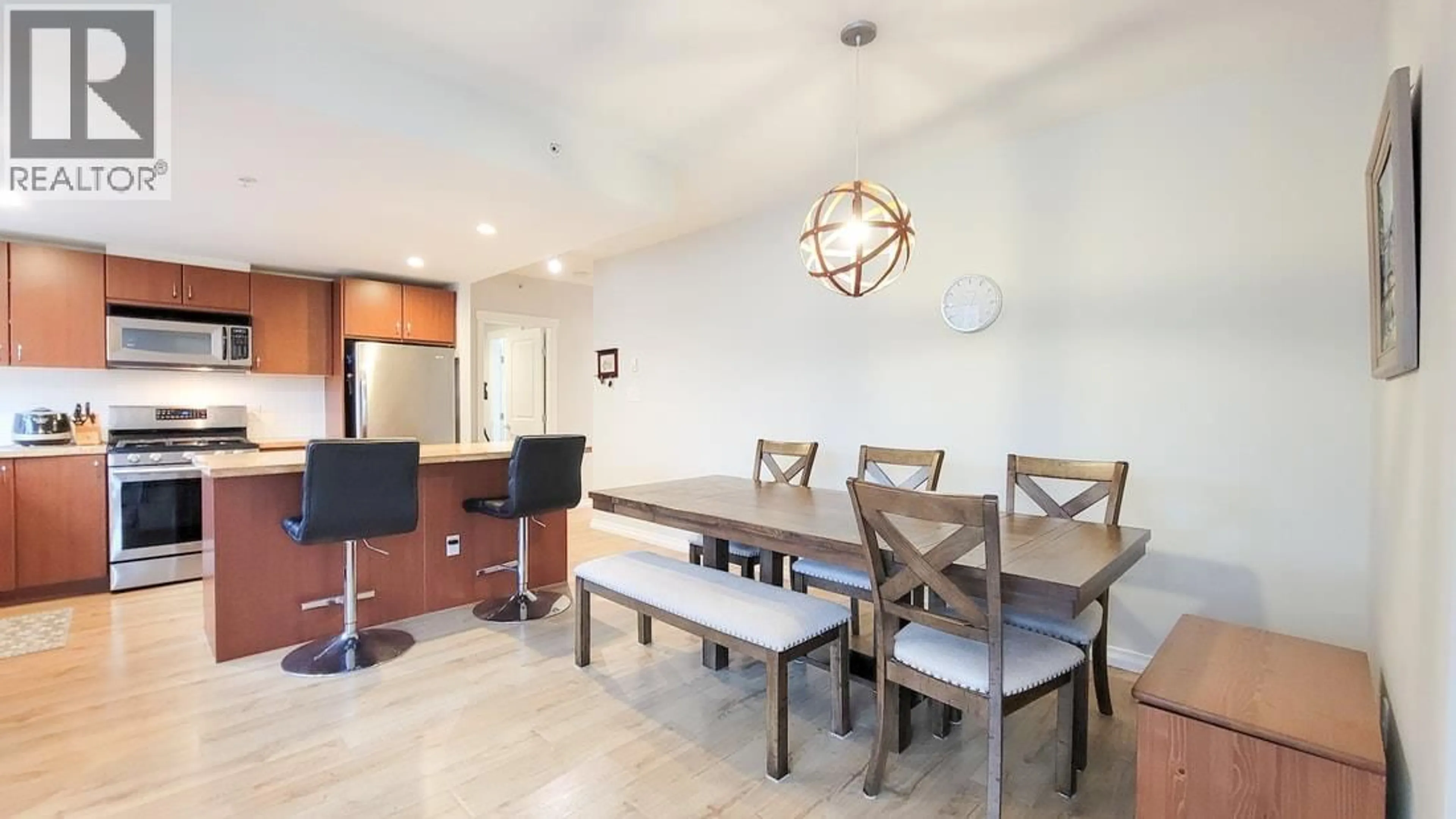 Dining room, unknown for 301 - 9266 UNIVERSITY CRESCENT, Burnaby British Columbia V5A4Z1