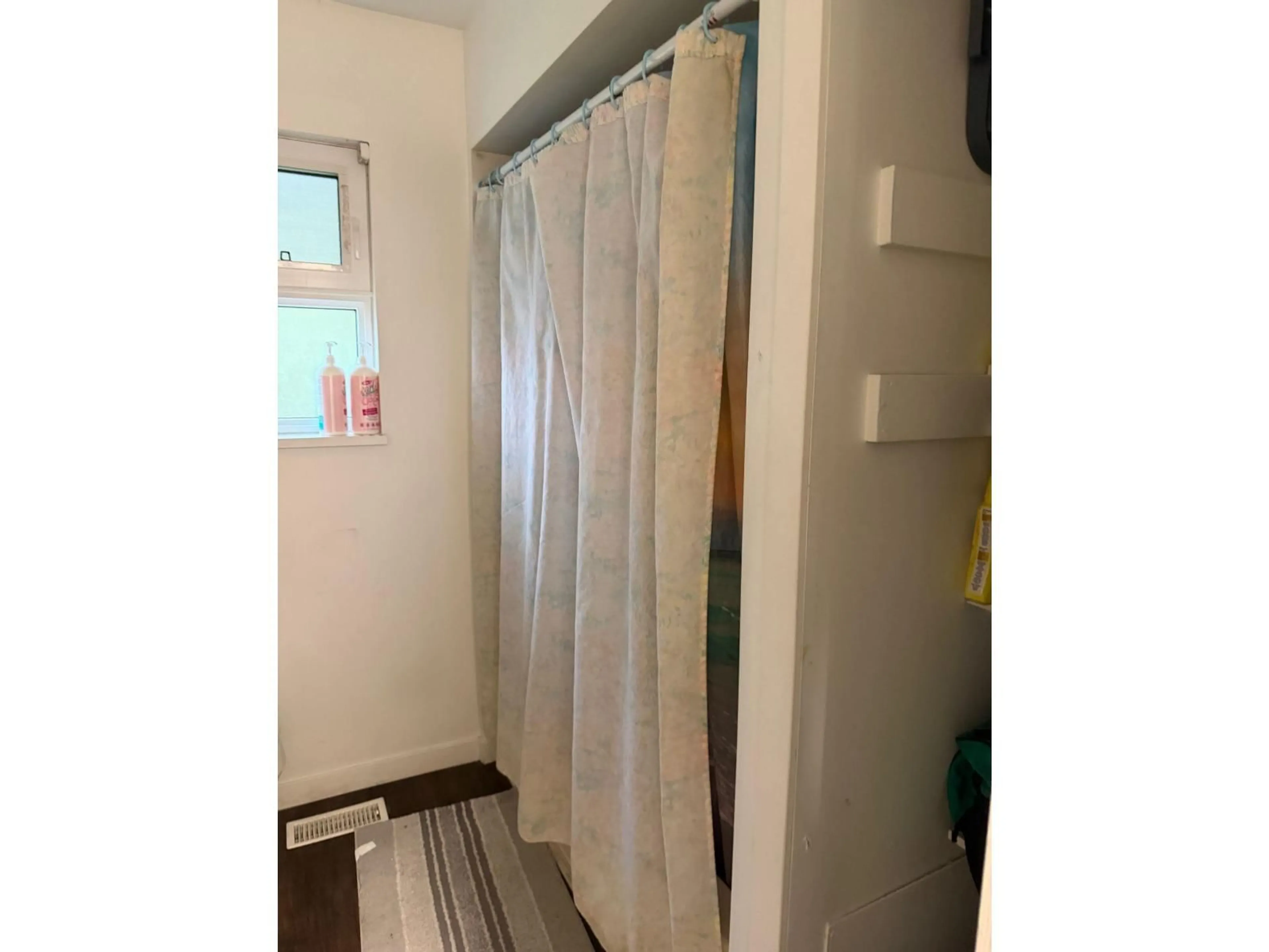 A pic of a room for 8144 111B STREET, Delta British Columbia V4C4S6